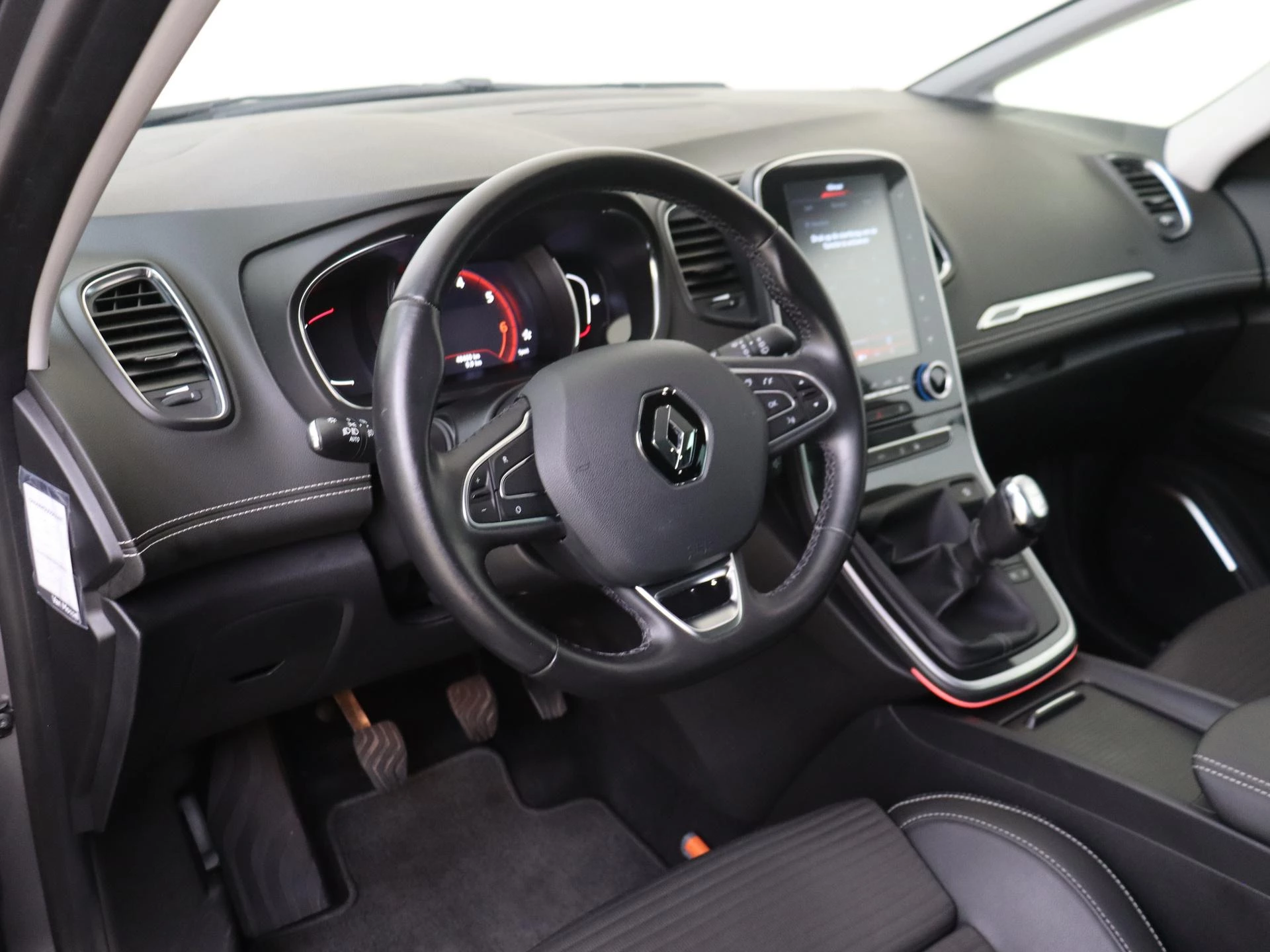 Renault-Scénic-image-10