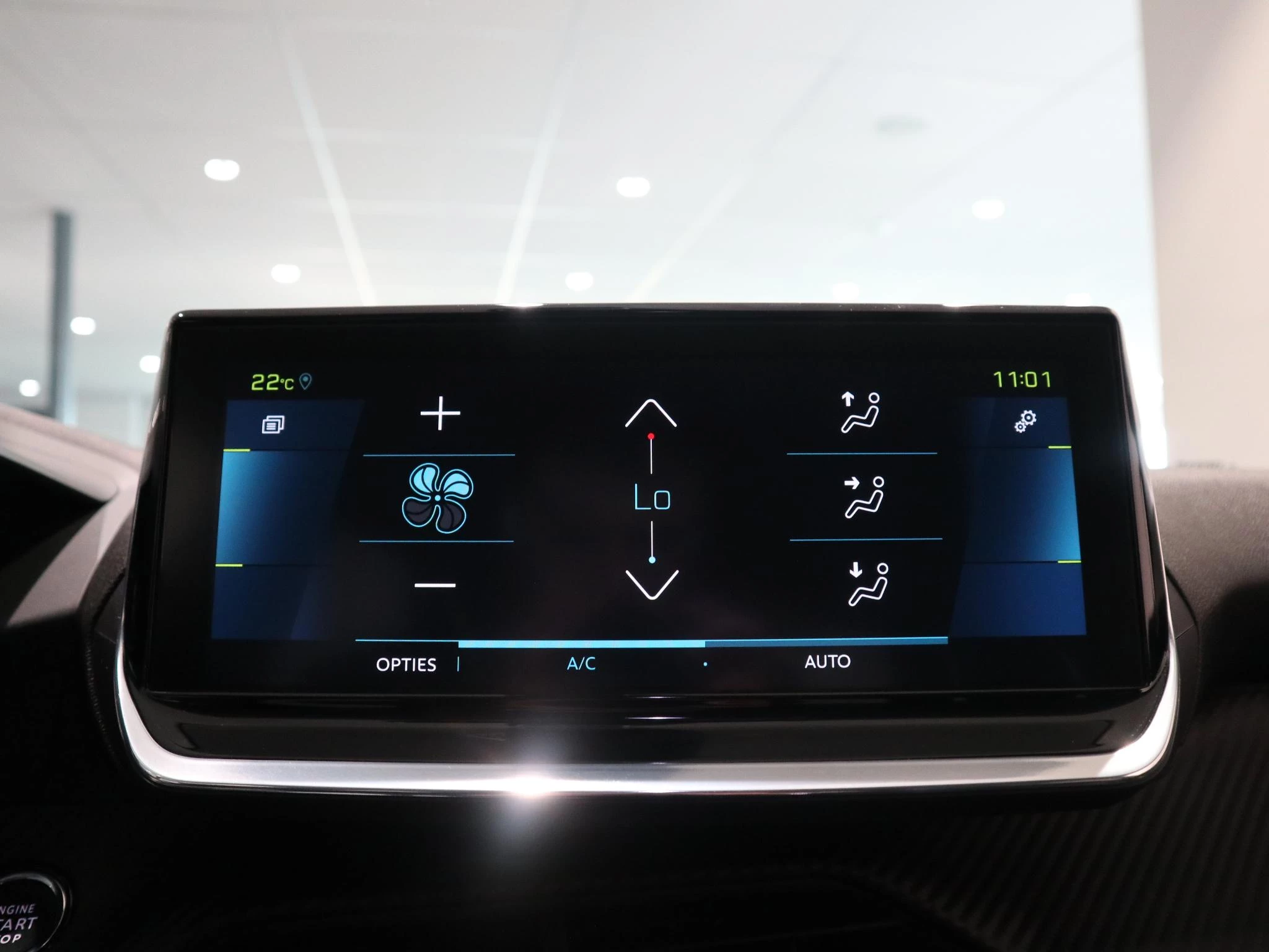 Peugeot-e-2008-image-16