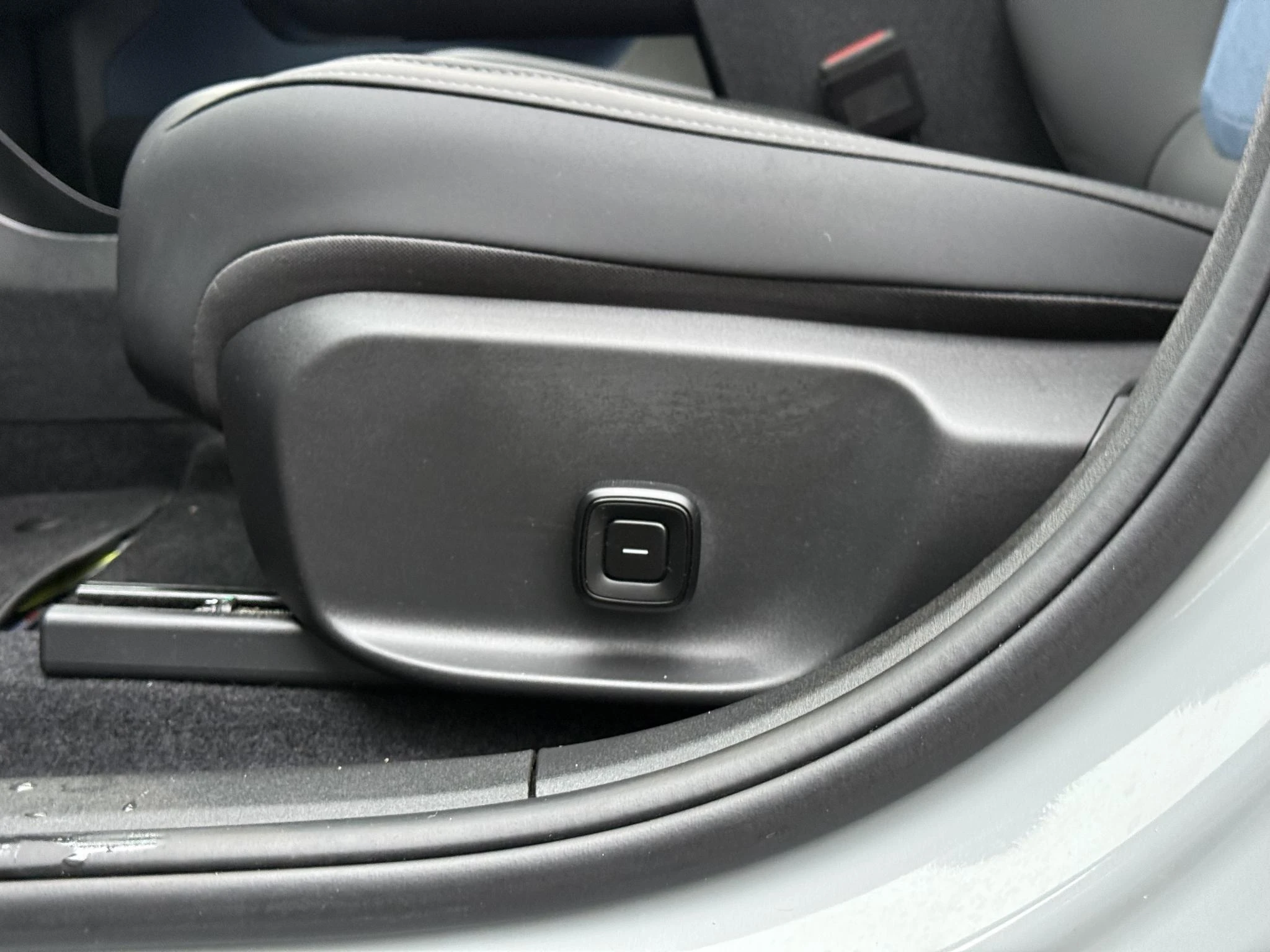 Volvo-EX30-image-16