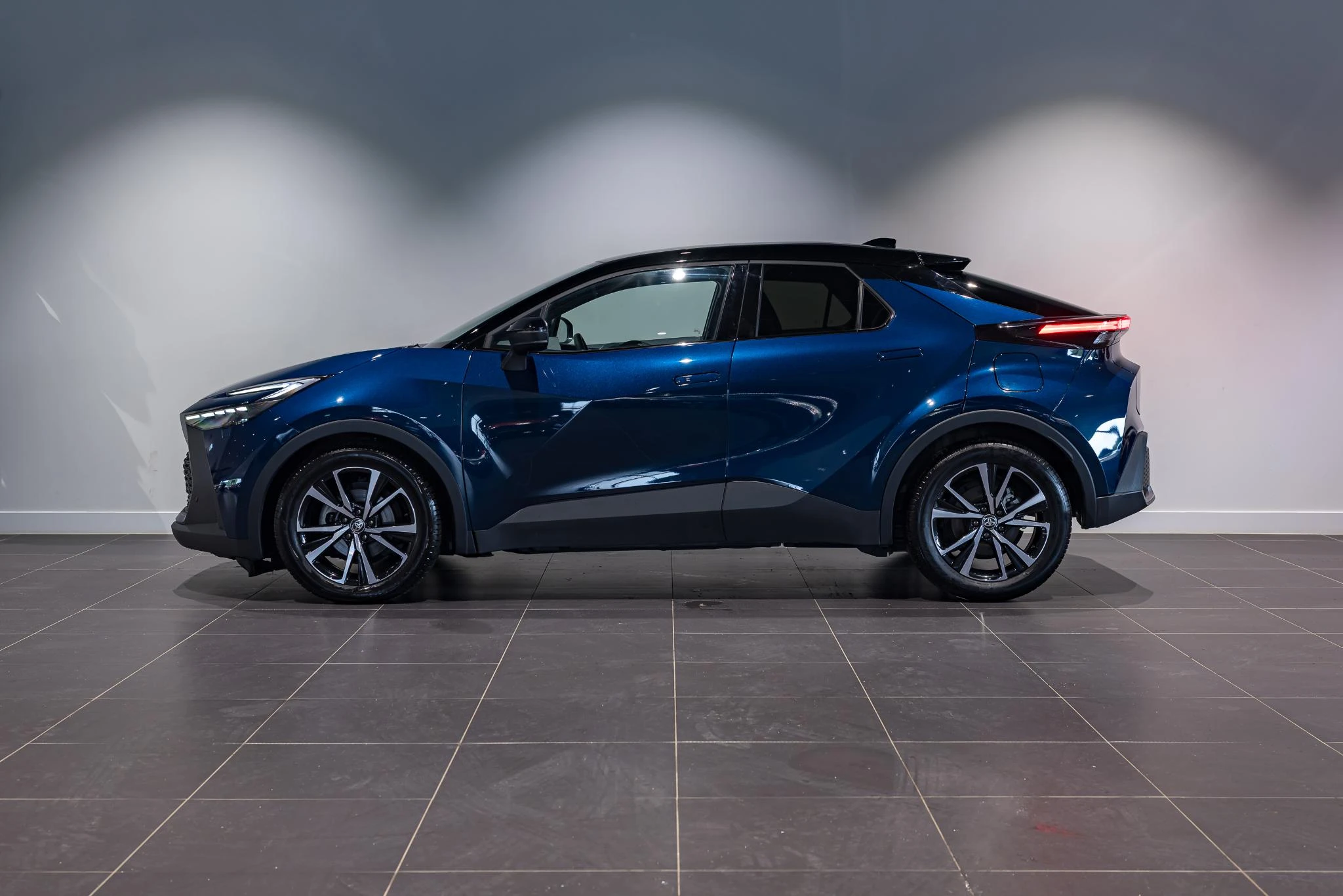 Toyota-C-HR-image-4