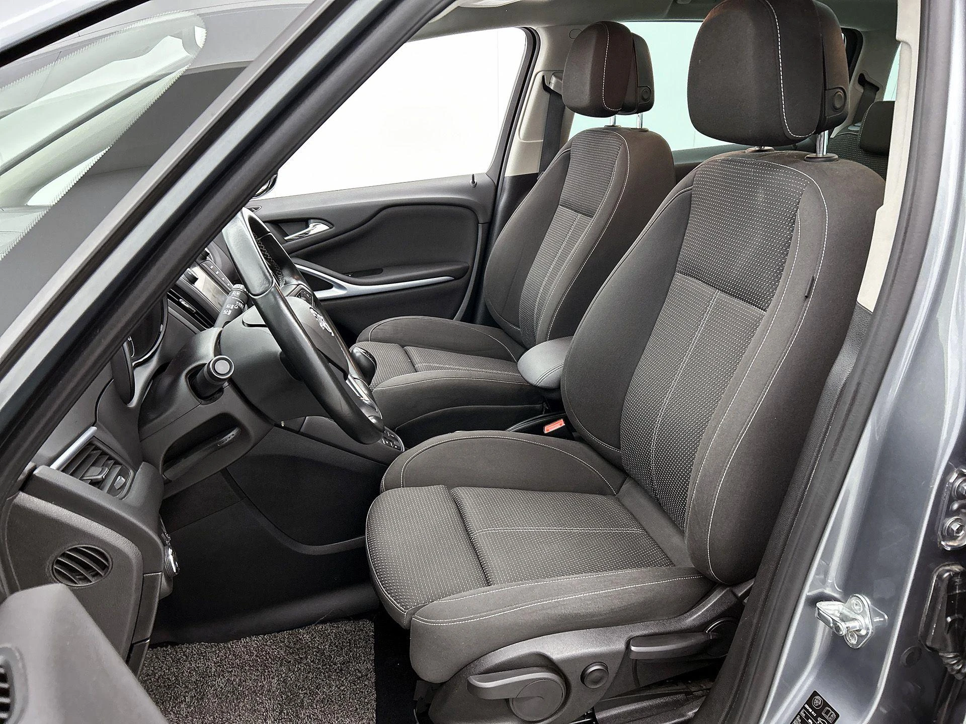 Opel-Zafira-image-38