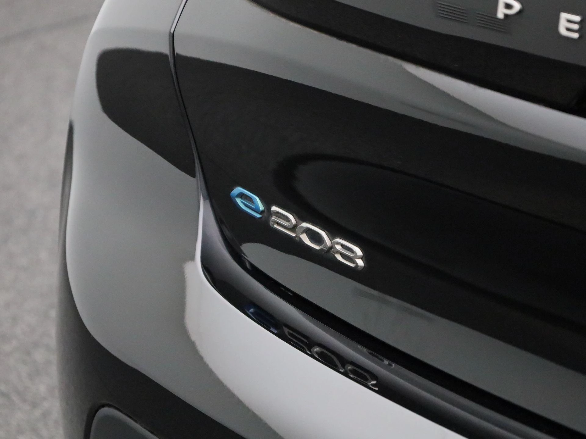 Peugeot-e-208-image-34