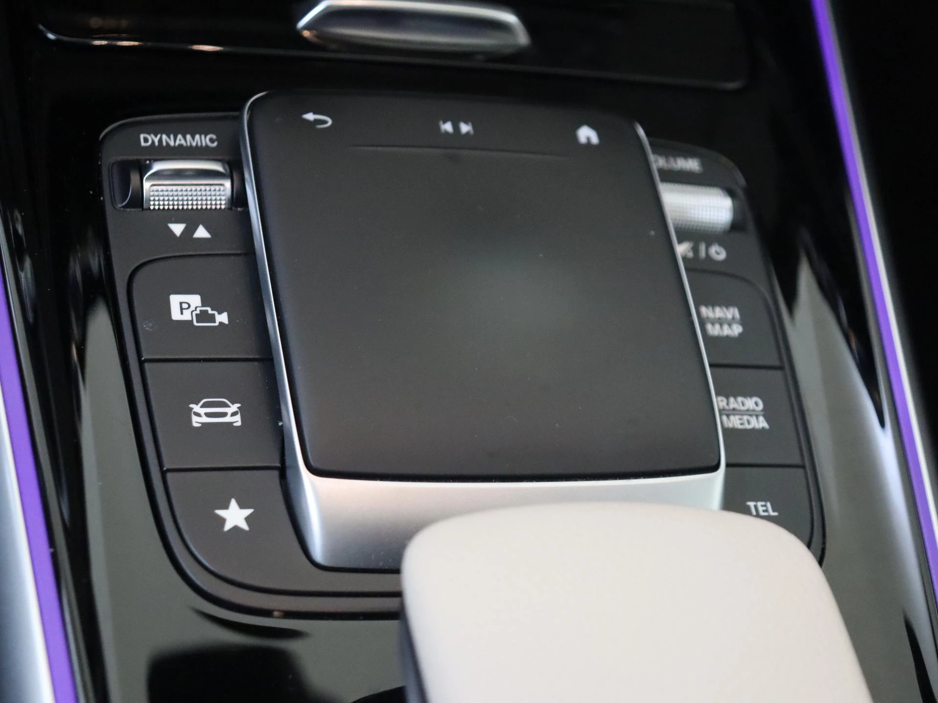 Mercedes-Benz-B-Klasse-image-20