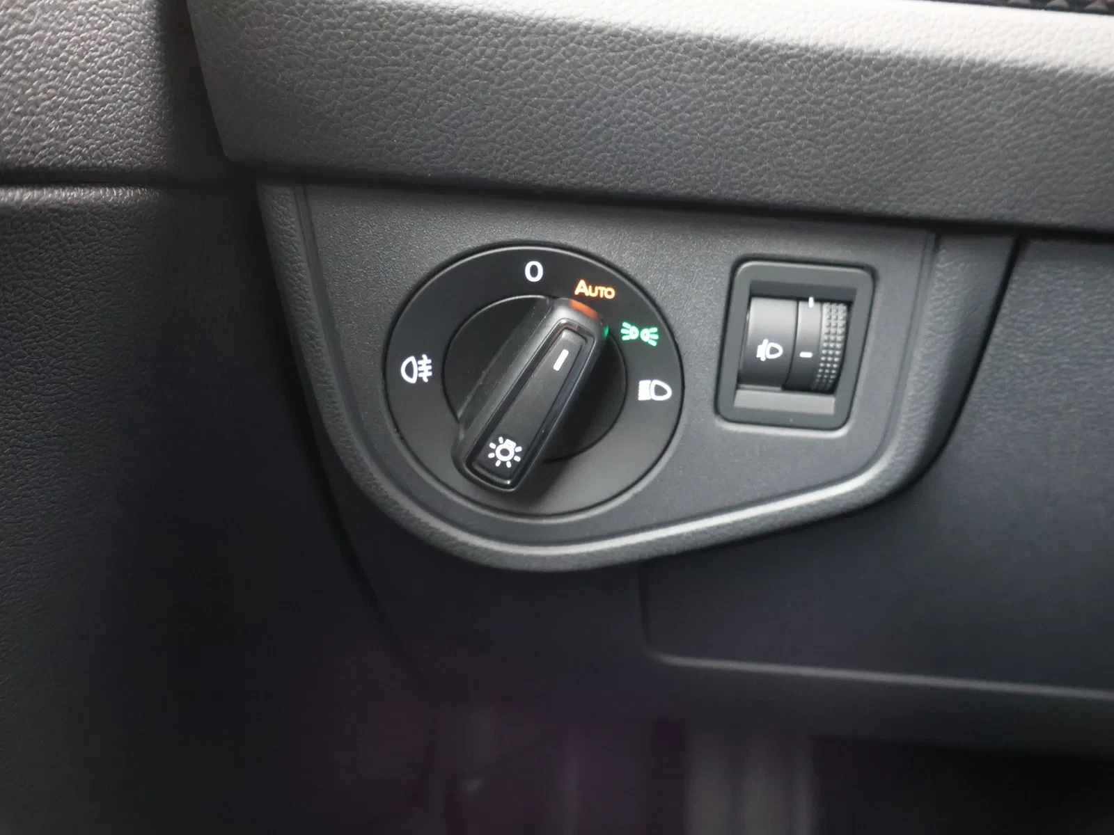 Volkswagen-Polo-image-21