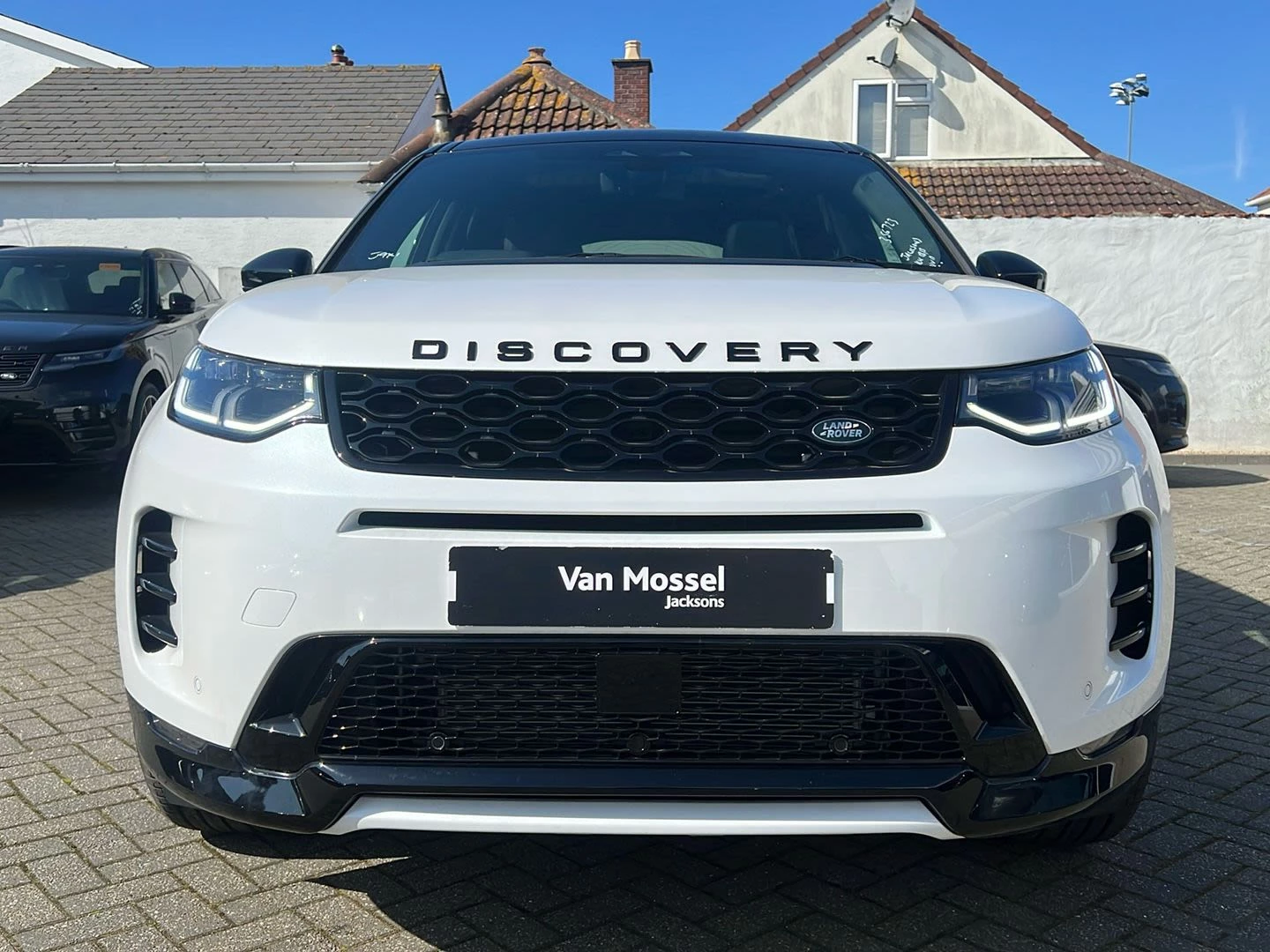 Land Rover-Discovery Sport-image-4