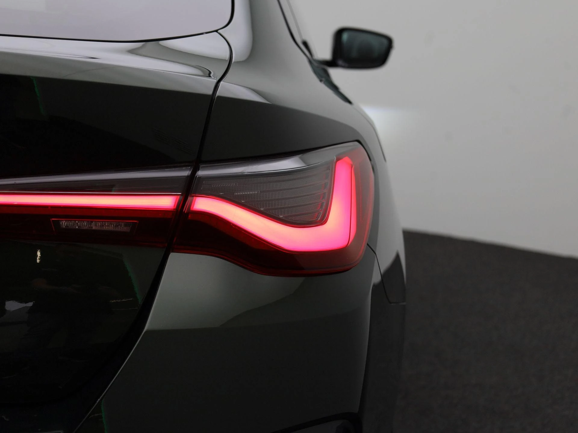 BMW-i4-image-49