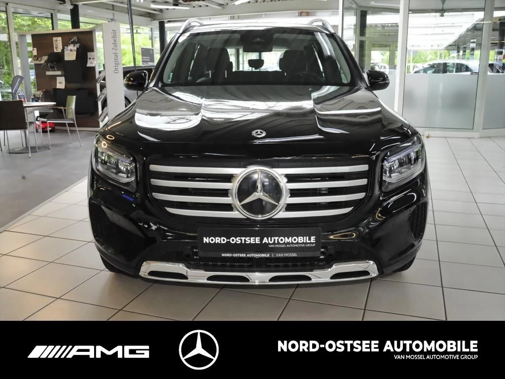 Mercedes-Benz-GLB-image-1