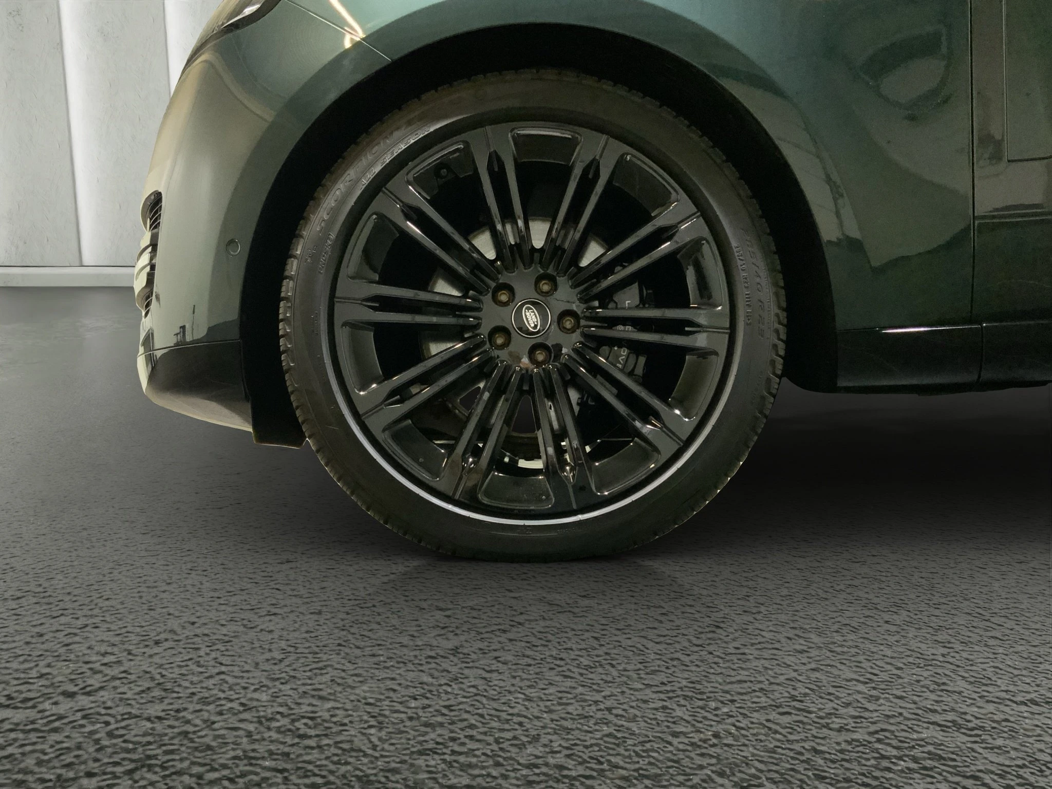 Land Rover--image-5