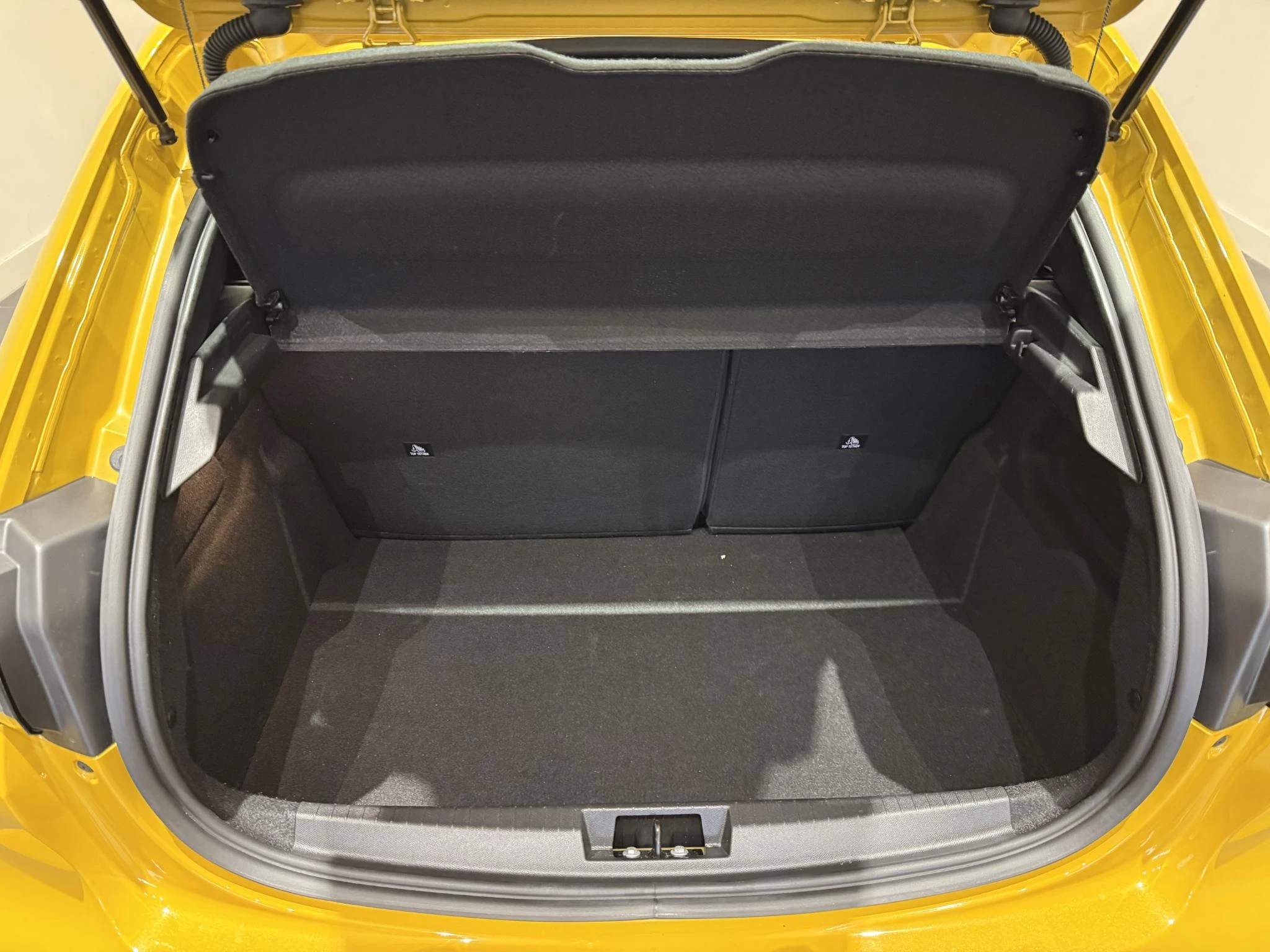 Peugeot-208-image-10