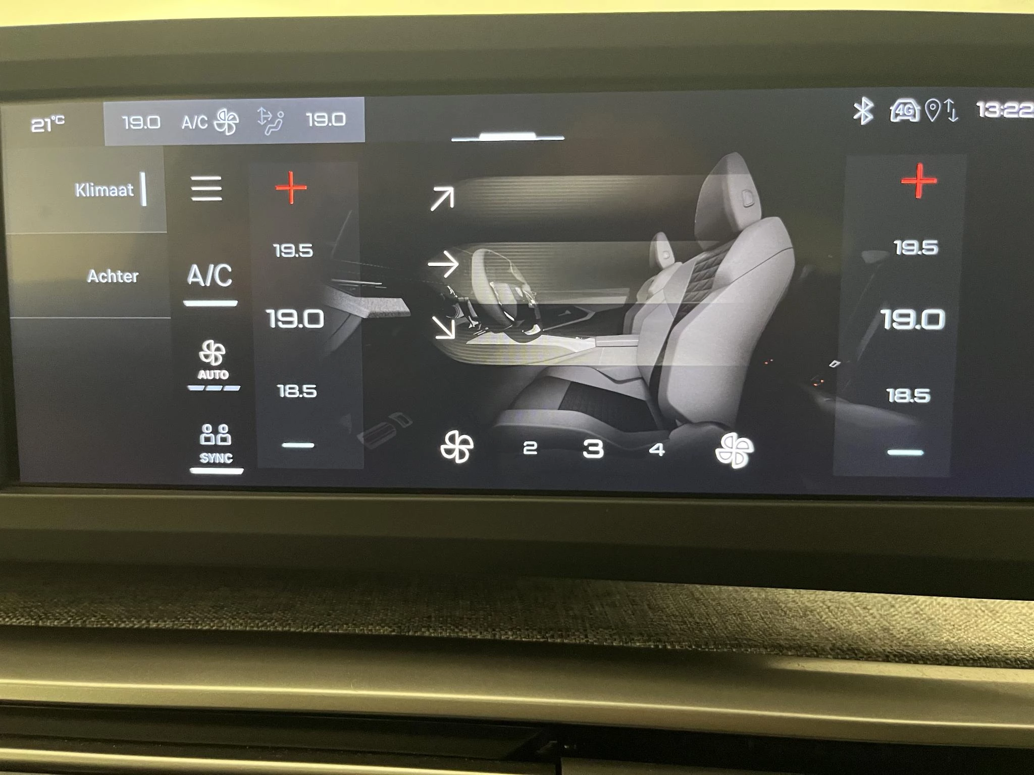 Peugeot-5008-image-10