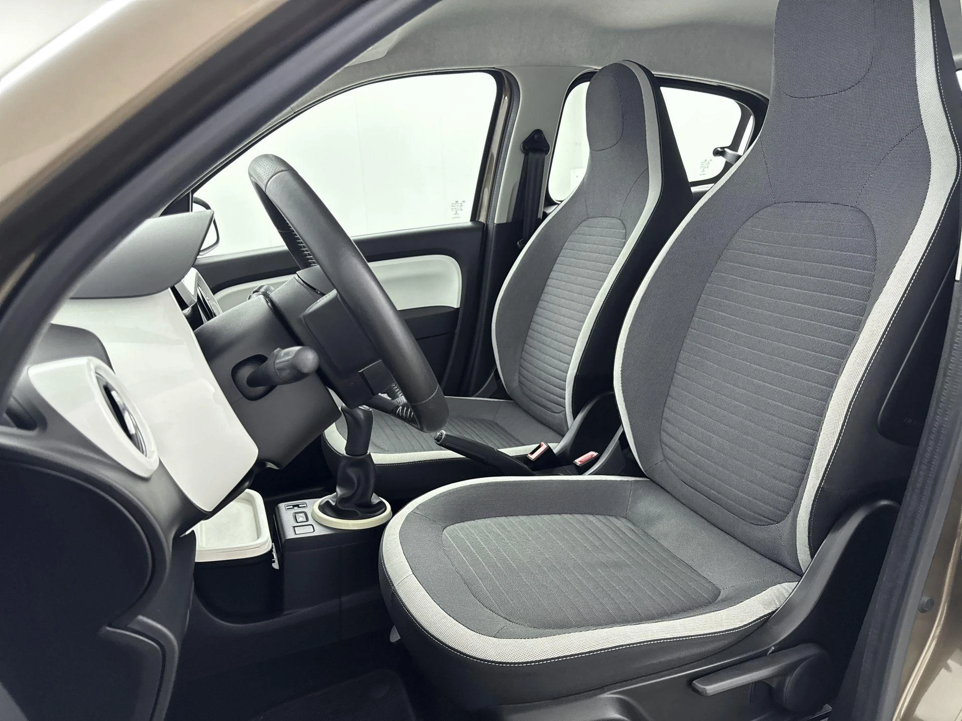Renault-Twingo-image-23