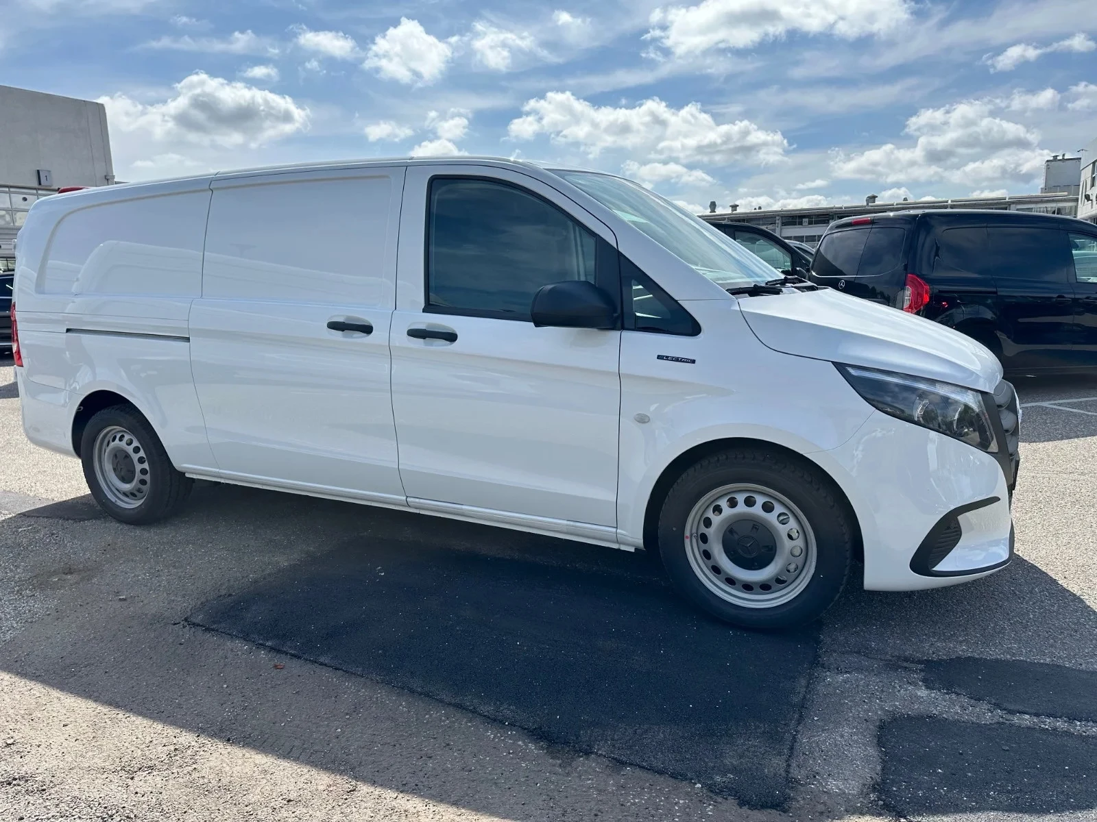 Mercedes-Benz-eVito-image-4