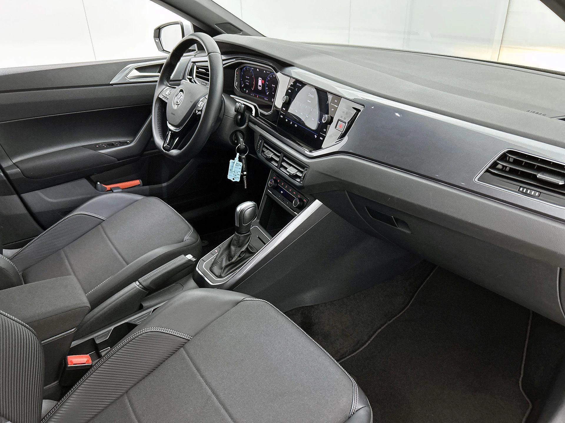Volkswagen-Polo-image-20