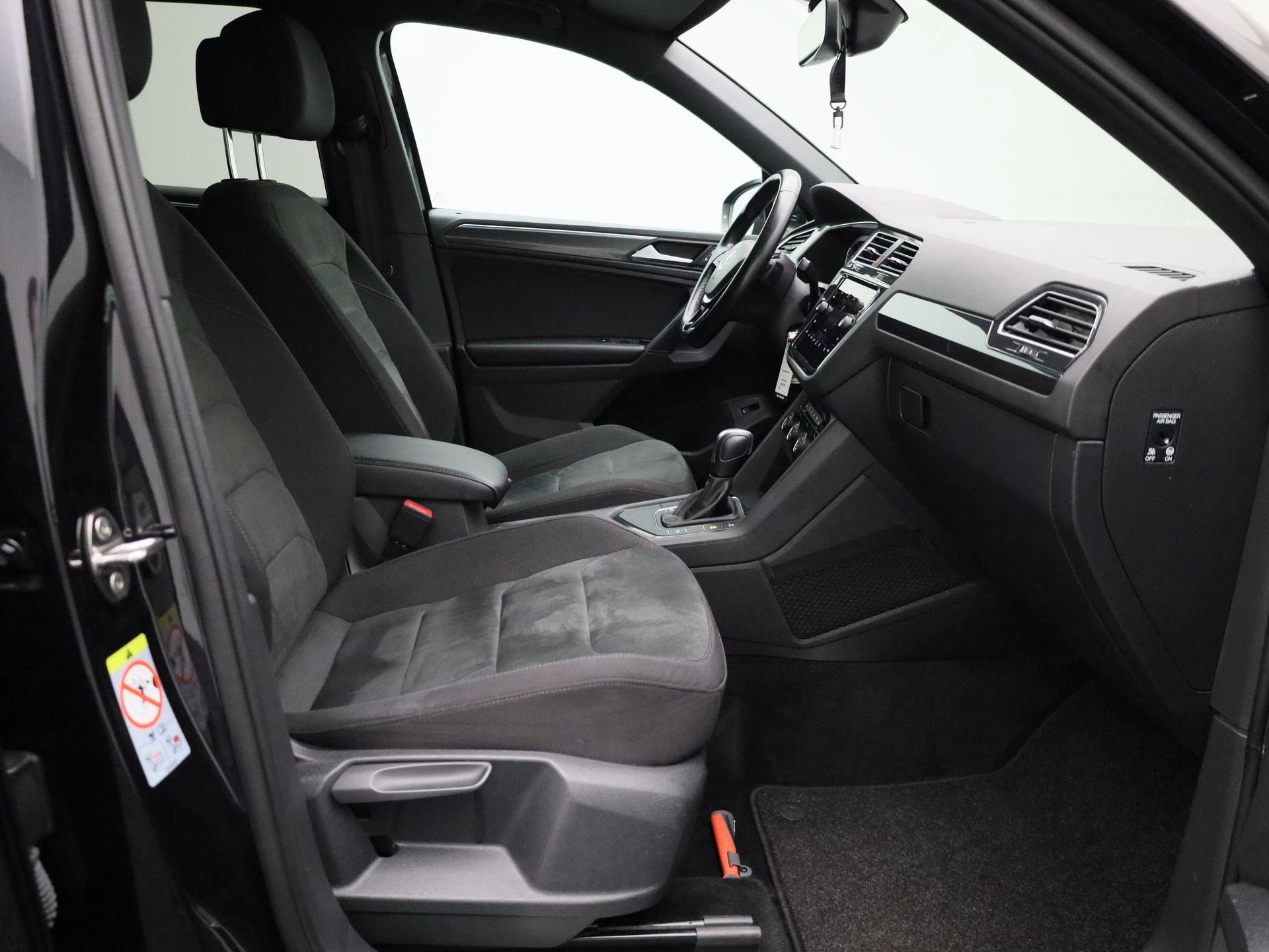 Volkswagen-Tiguan-image-37