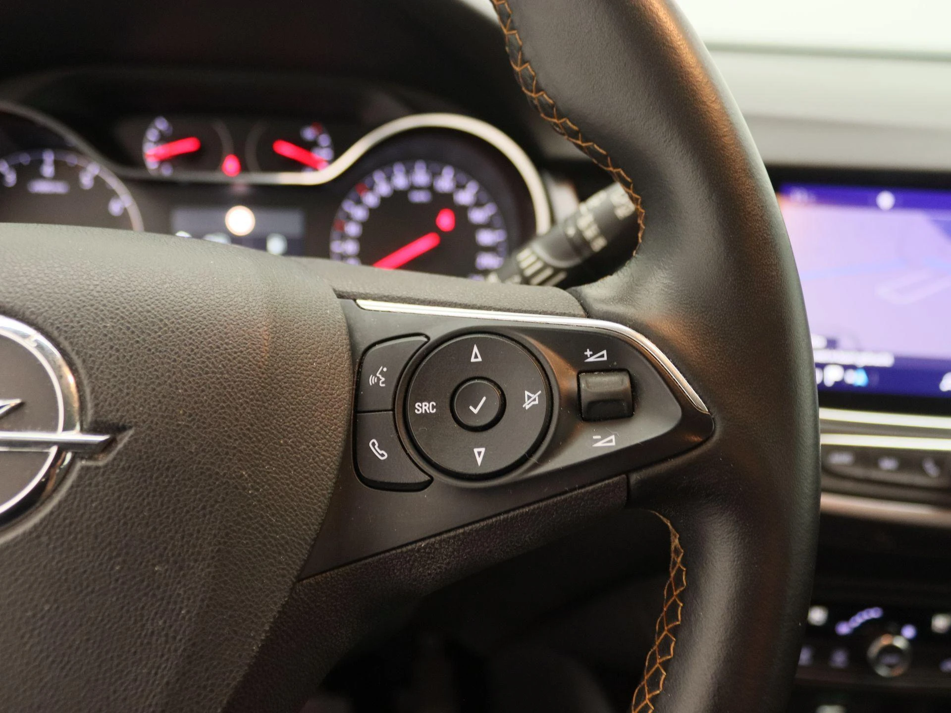 Opel-Crossland X-image-16
