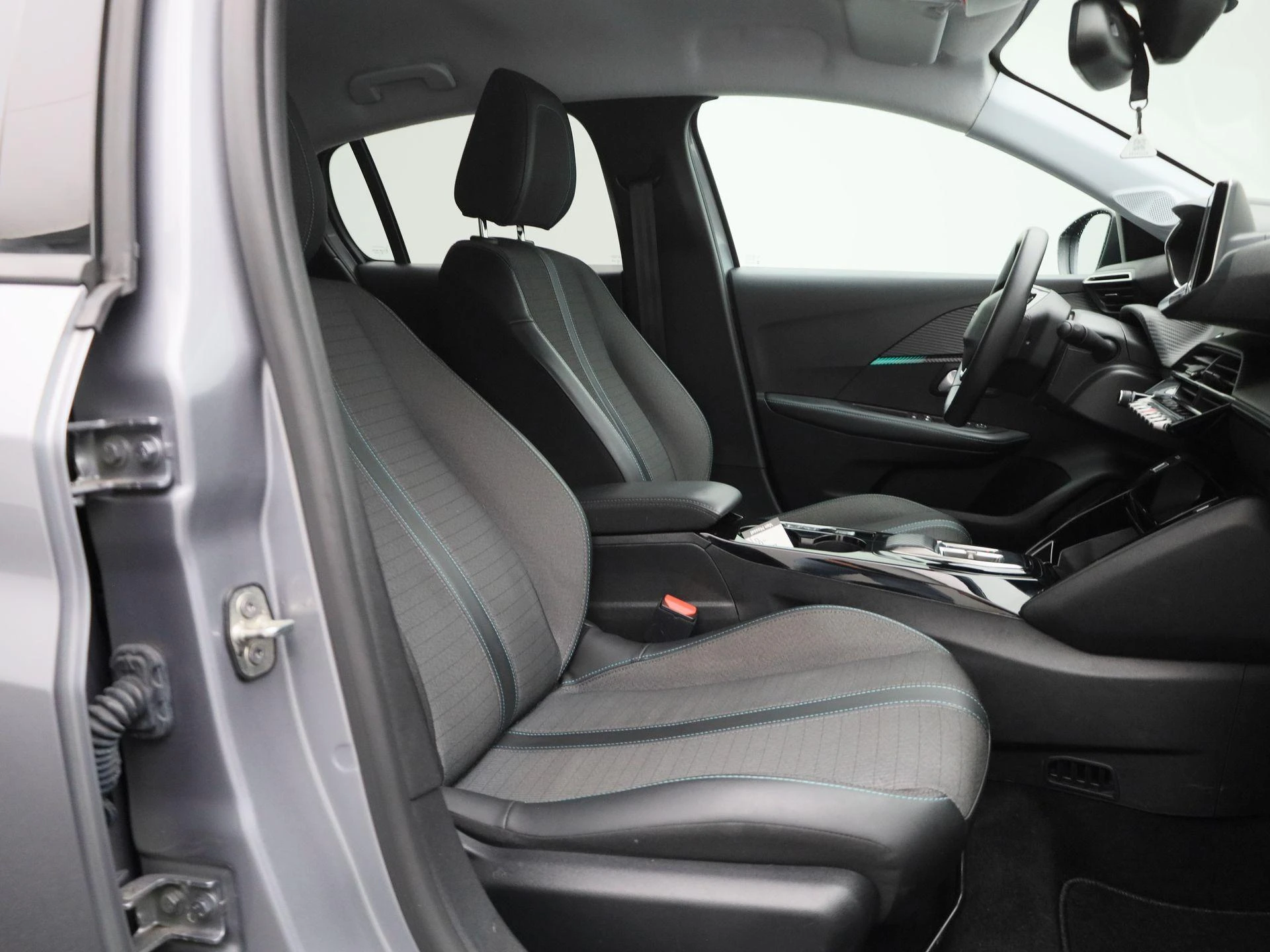 Peugeot e-208 - 30