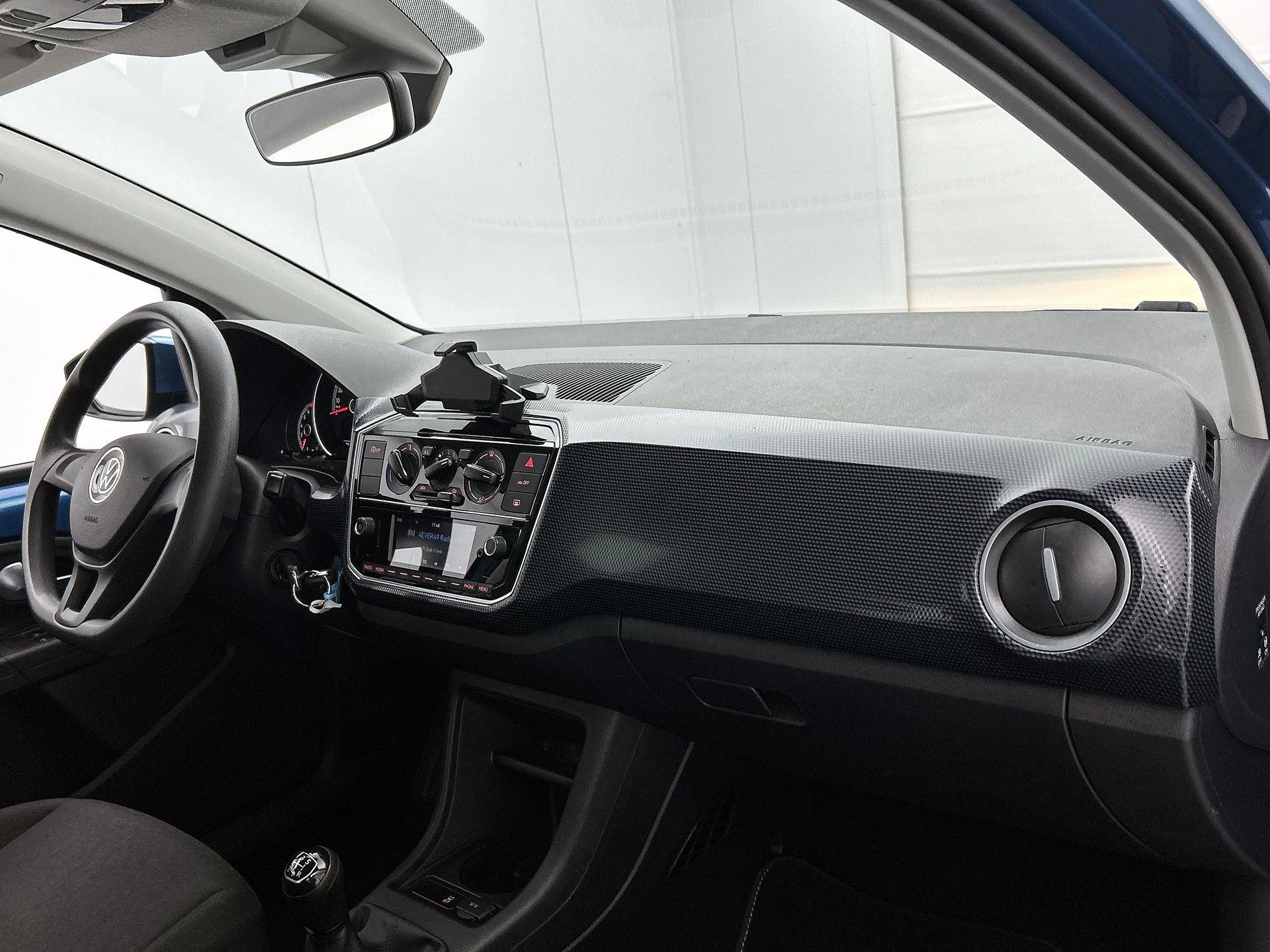 Volkswagen-up!-image-15