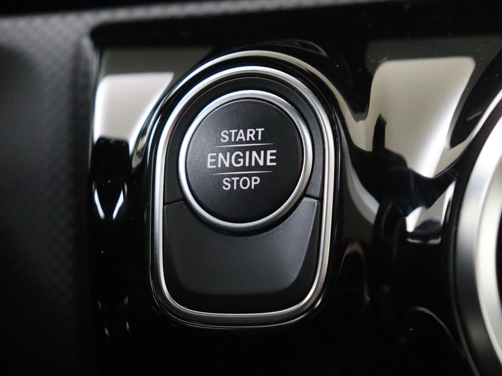 Mercedes-Benz-CLA-image-21