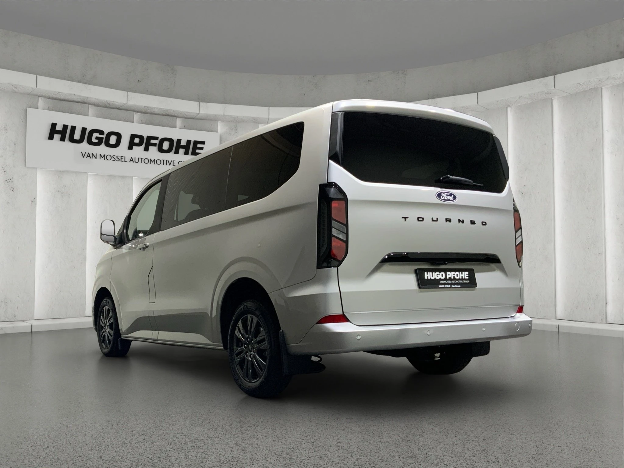 Ford-Tourneo Custom-image-2