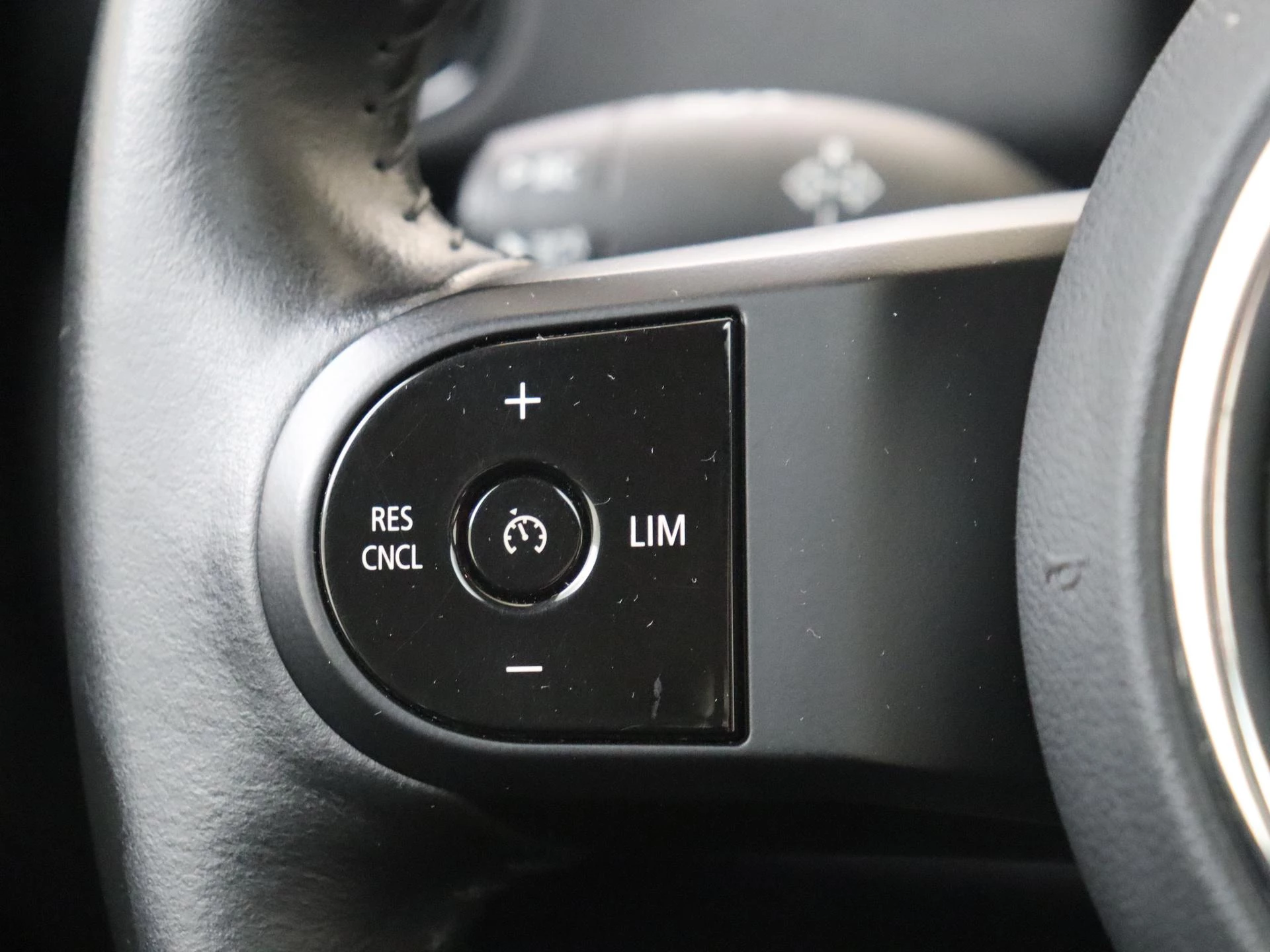 MINI-Countryman-image-12