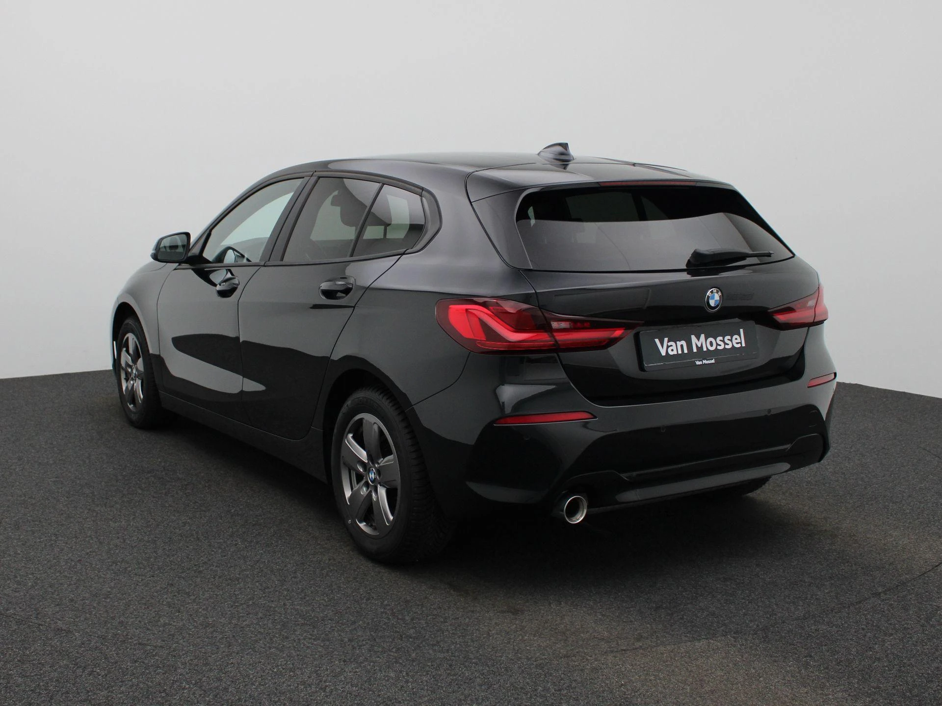 BMW-1 Reeks-image-1