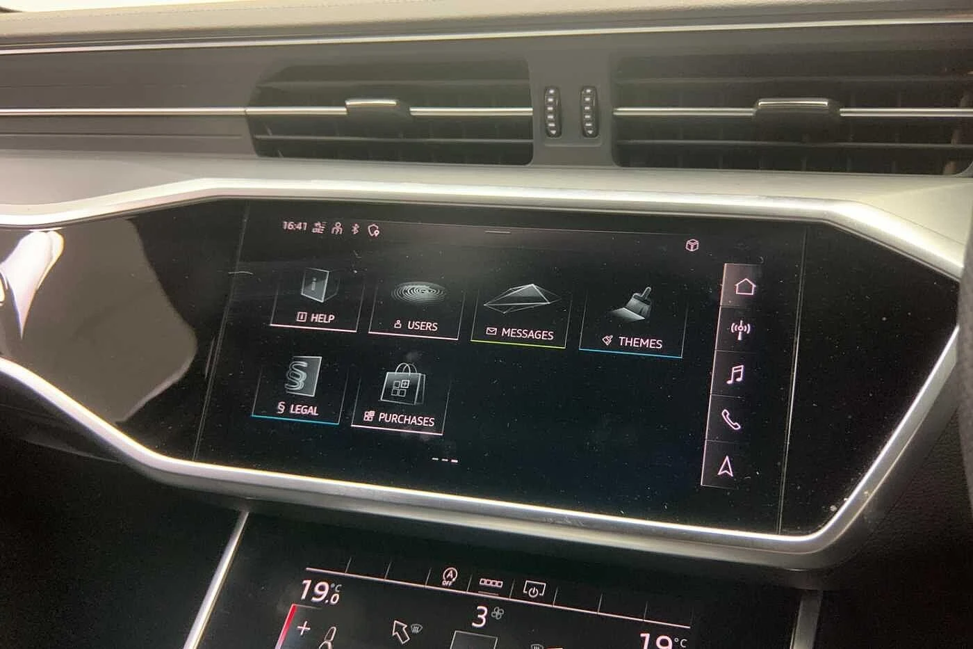 Audi-A6-image-25