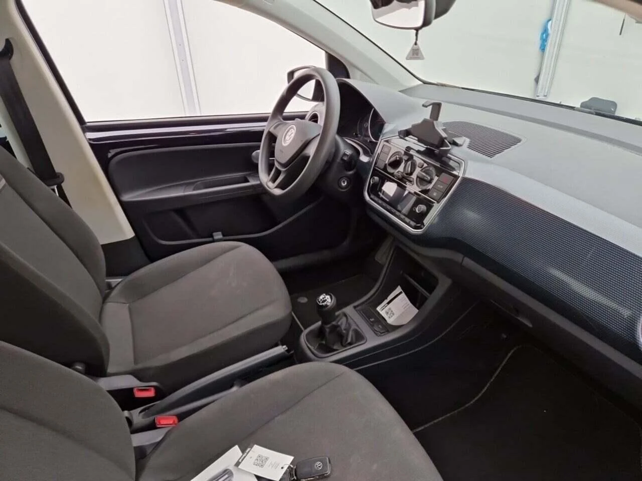 Volkswagen-up!-image-2