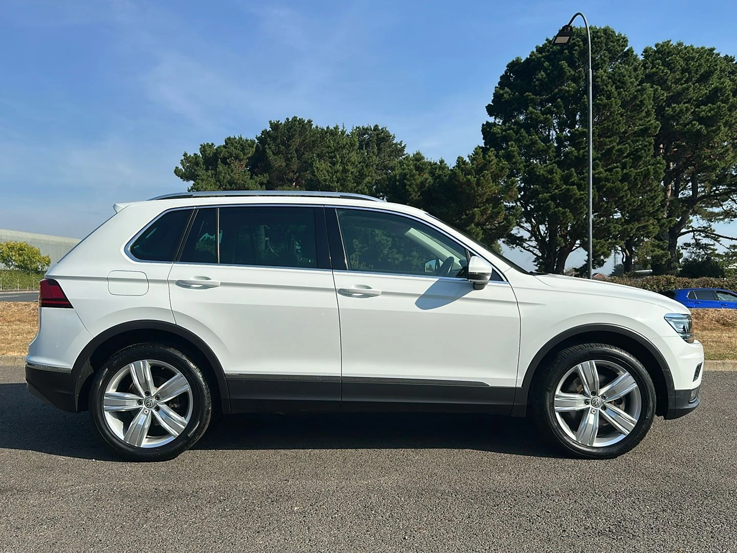 Volkswagen-Tiguan-image-9