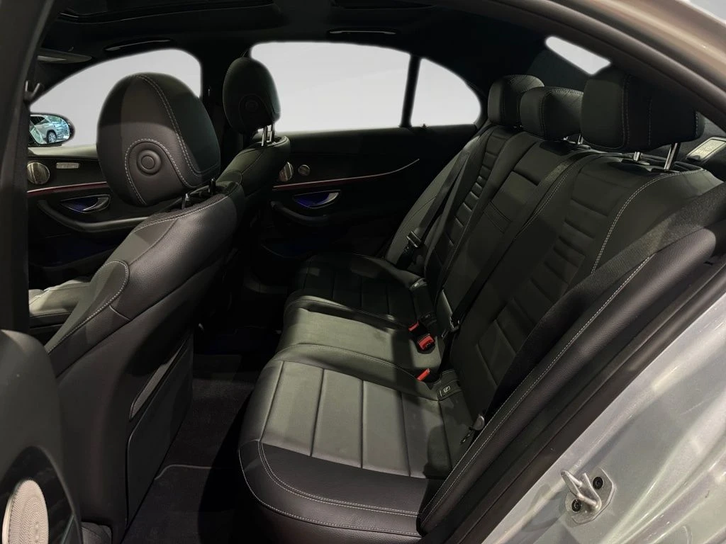 Mercedes-Benz-E-Klasse 300 de-image-9