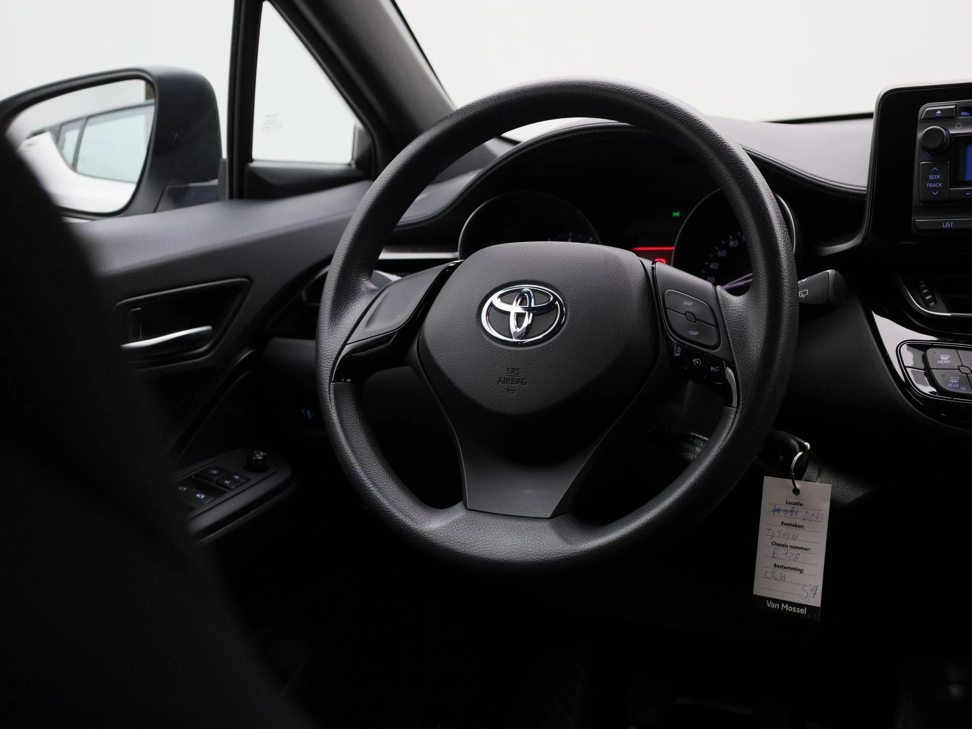 Toyota-C-HR-image-9