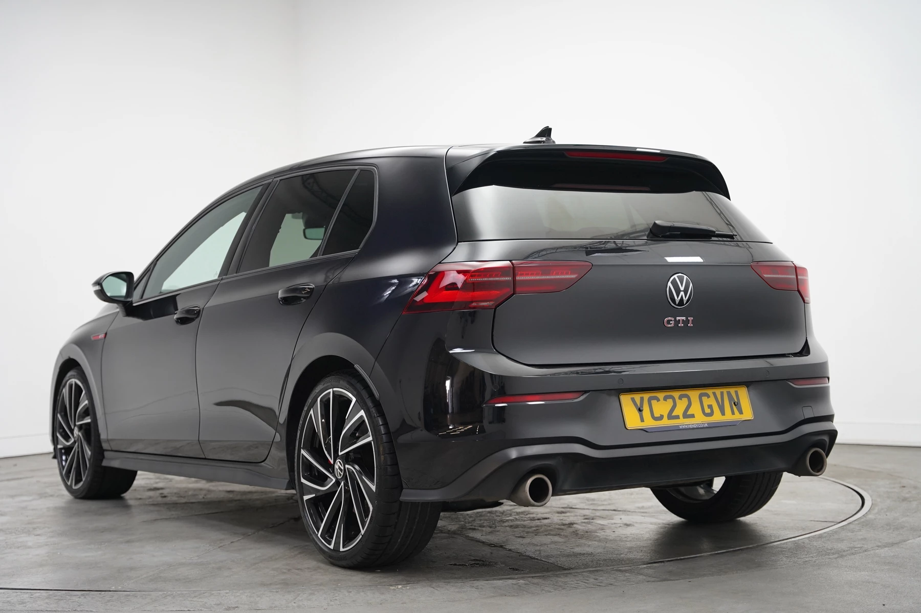 Volkswagen-Golf-image-2