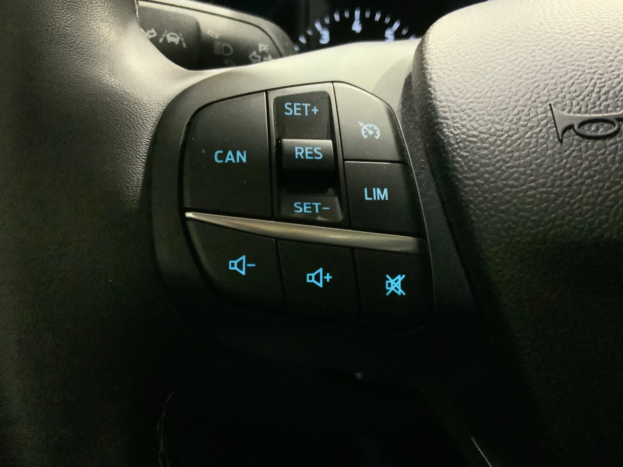 Ford Puma Titanium | E-HK | Pano | GJR | LED
