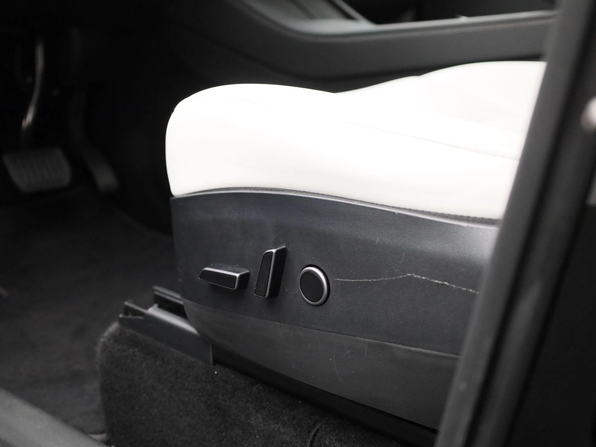 Tesla-Model Y-image-32