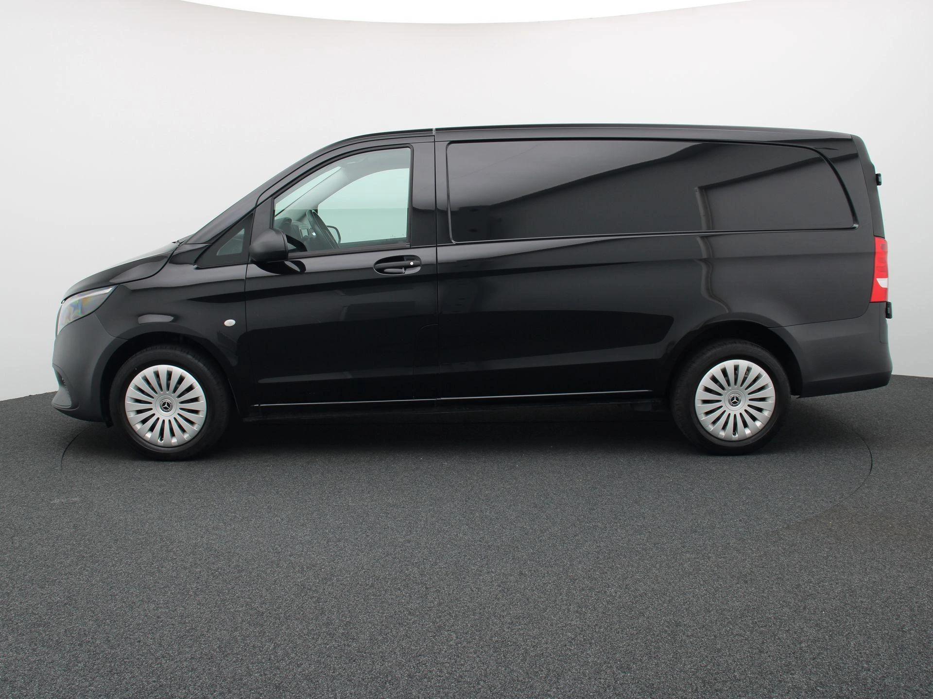 Mercedes-Benz-Vito-image-3