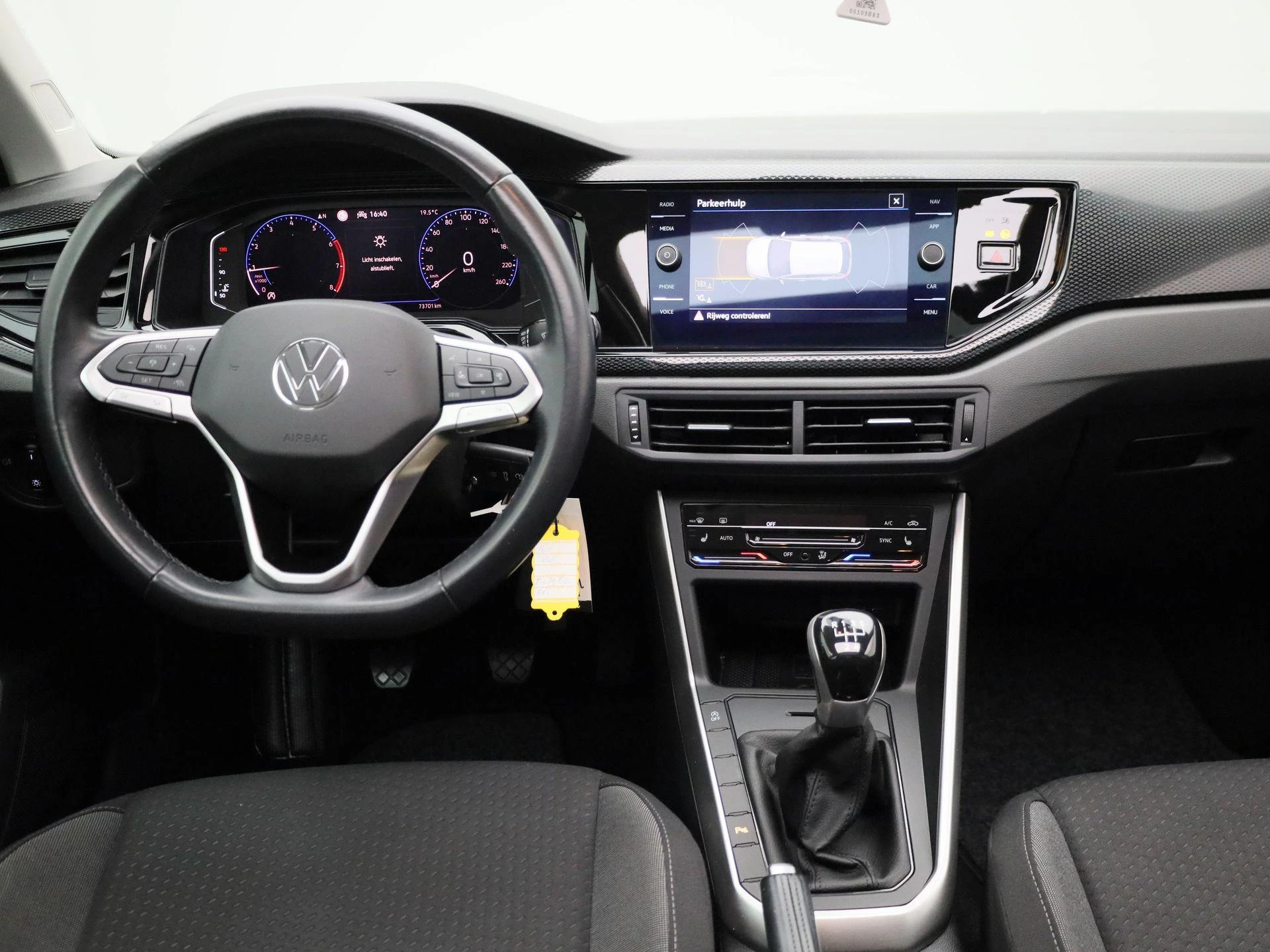 Volkswagen-Polo-image-7