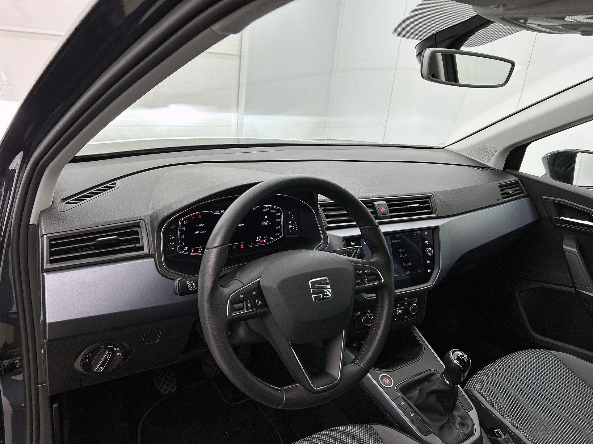 SEAT-Arona-image-20