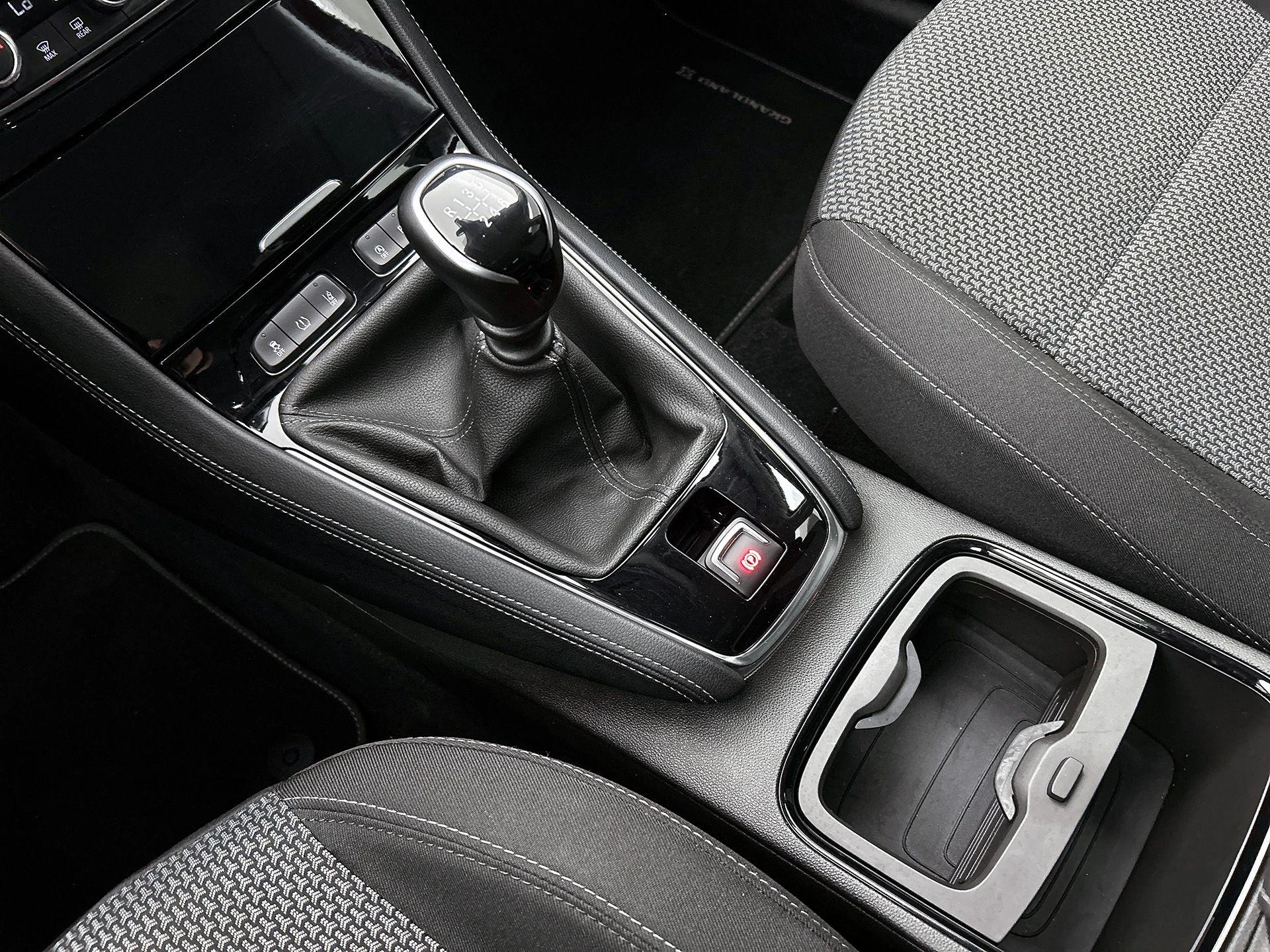 Opel-Grandland X-image-13