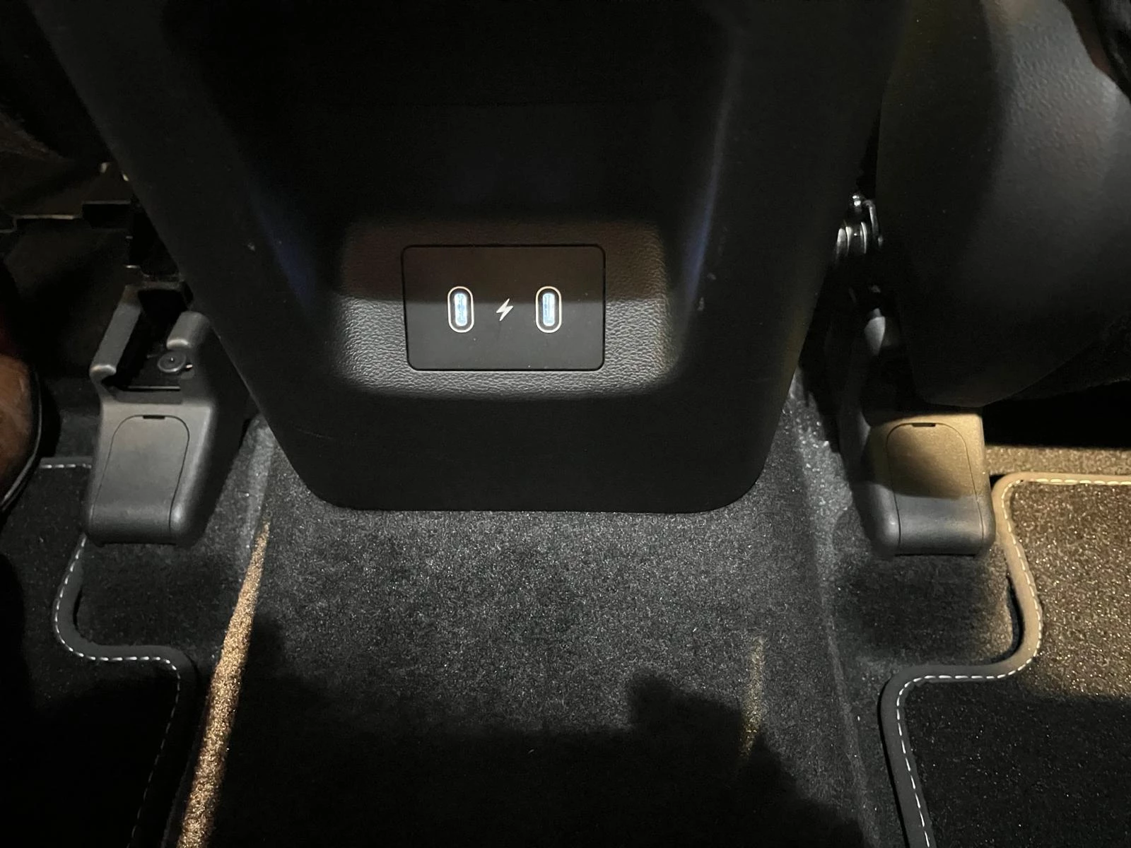 Hyundai-Tucson Hybrid-image-14