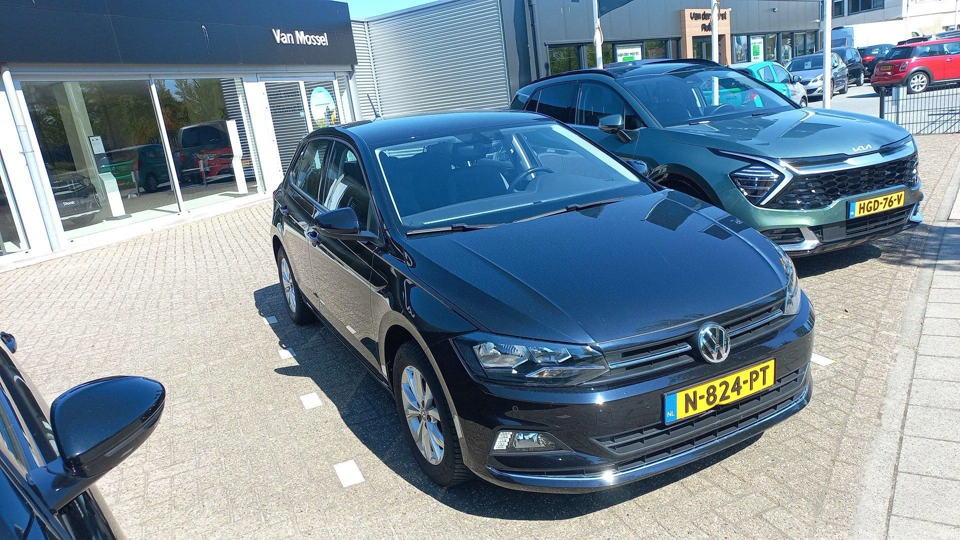 Volkswagen-Polo-image-2