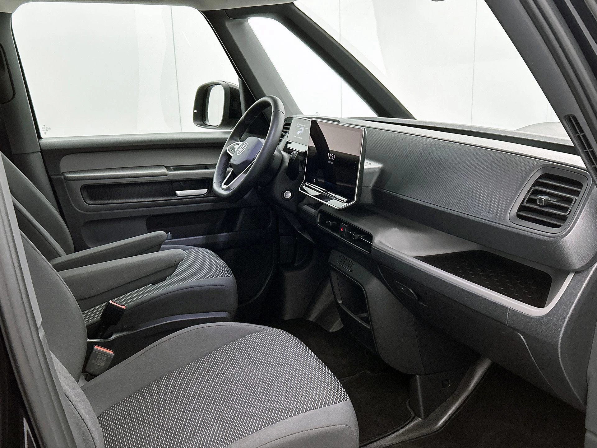 Volkswagen-ID. Buzz Cargo-image-18