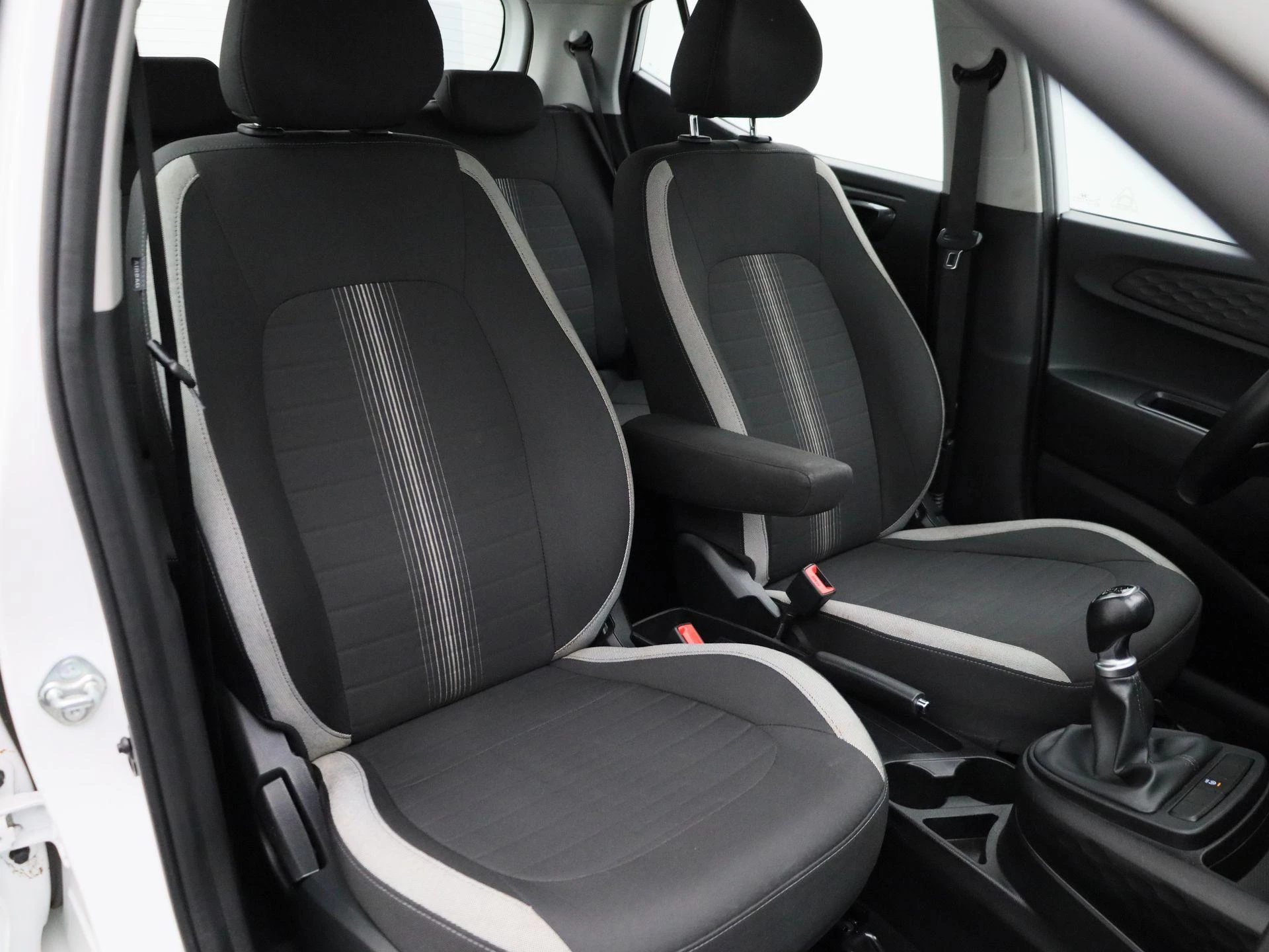 Hyundai-i10-image-30