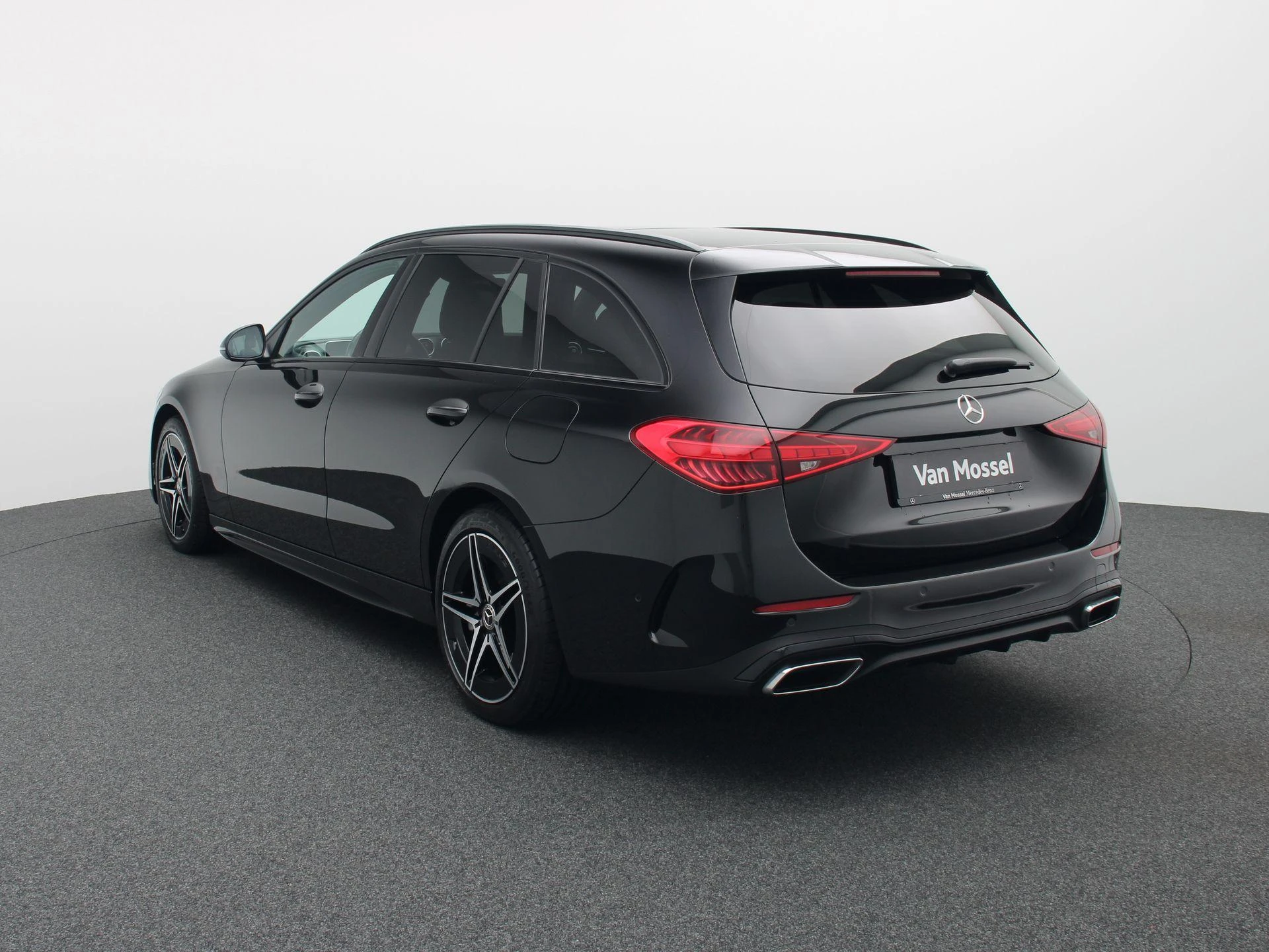 Mercedes-Benz-C-Klasse-image-1