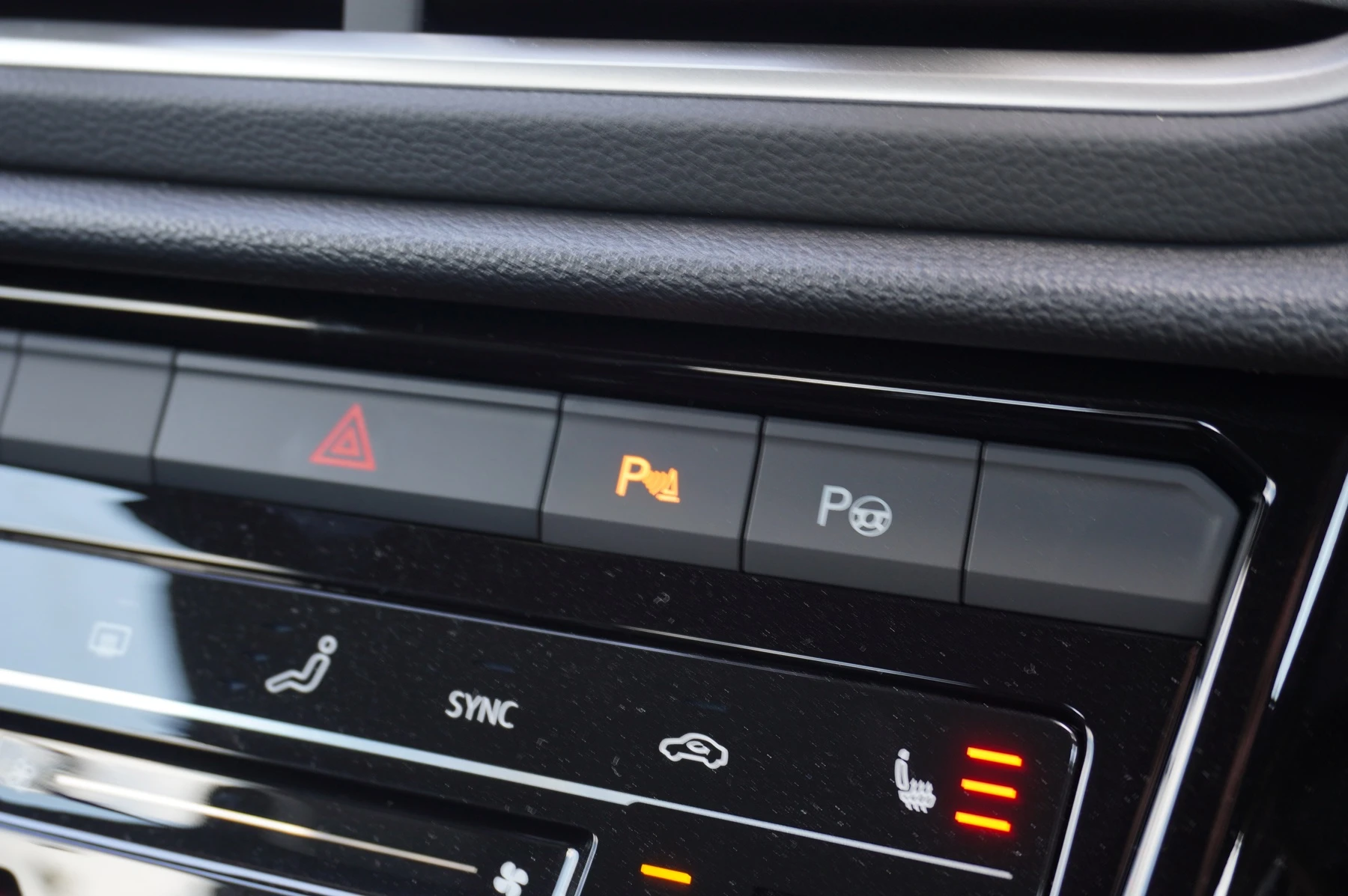 Volkswagen-T-Roc-image-31