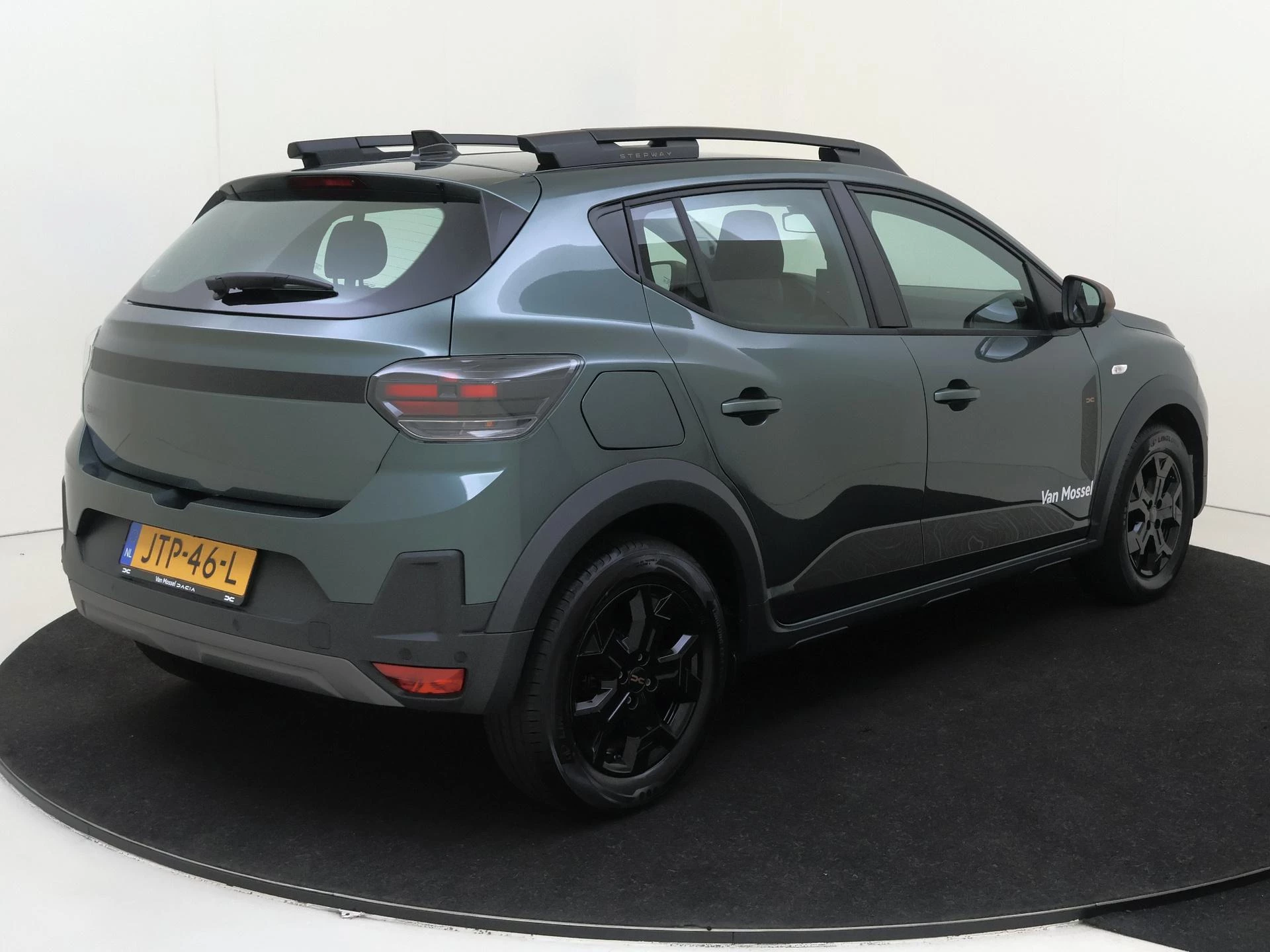 Dacia-Sandero Stepway-image-3