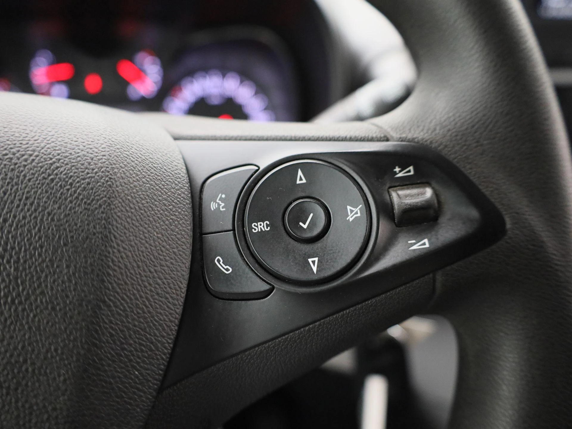 Opel-Combo Life-image-21