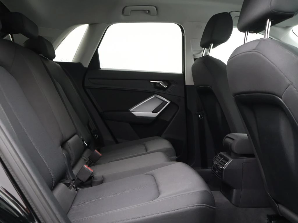Audi Q3 PHEV Audi Q3 PHEV Attraction 45TFSIe 245PK *AUTOMAAT*VIRTUAL COCKPIT*CRUISE*PDC*APP-CONNECT*...*