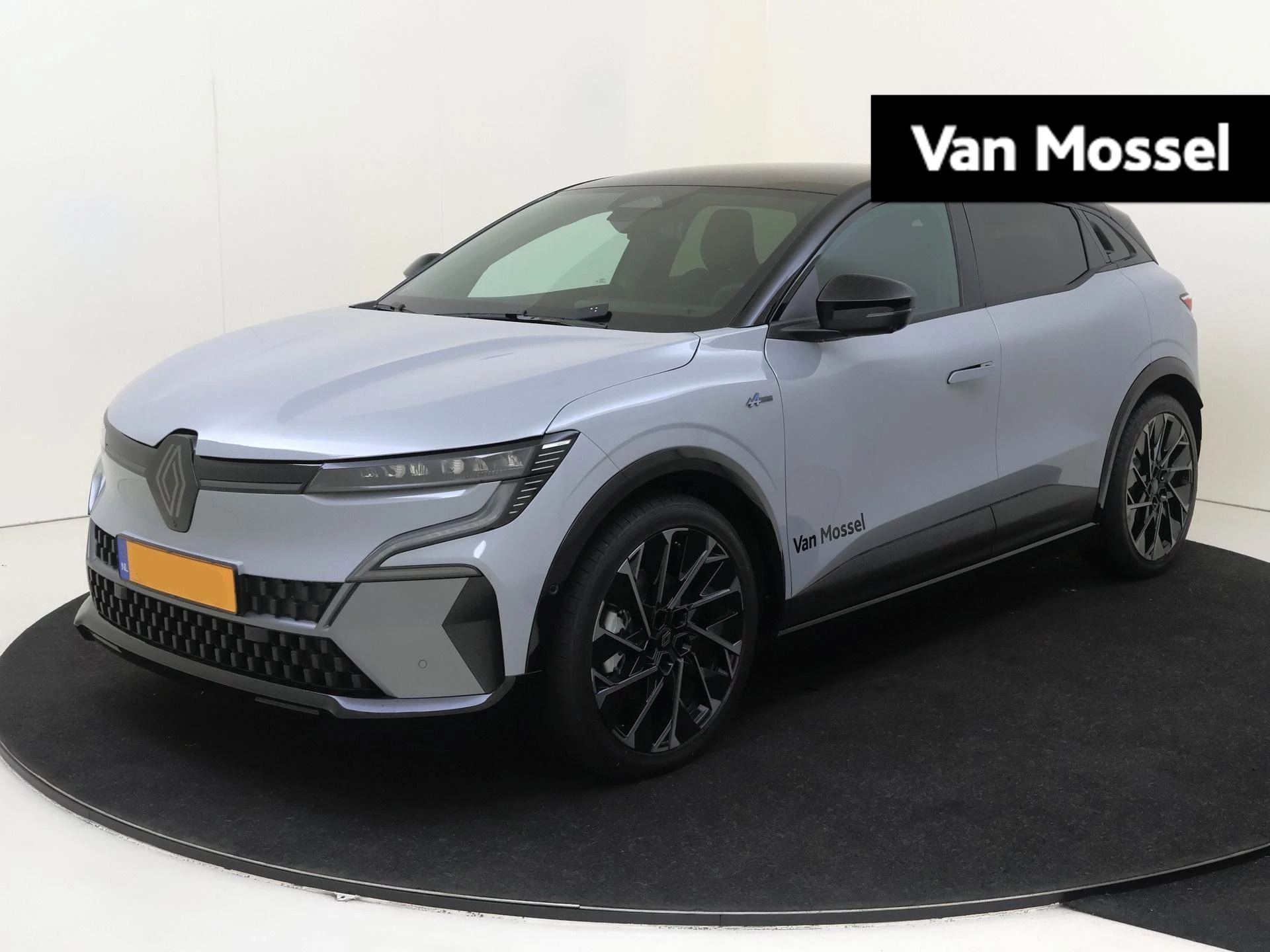 Renault-Megane E-Tech-image-0