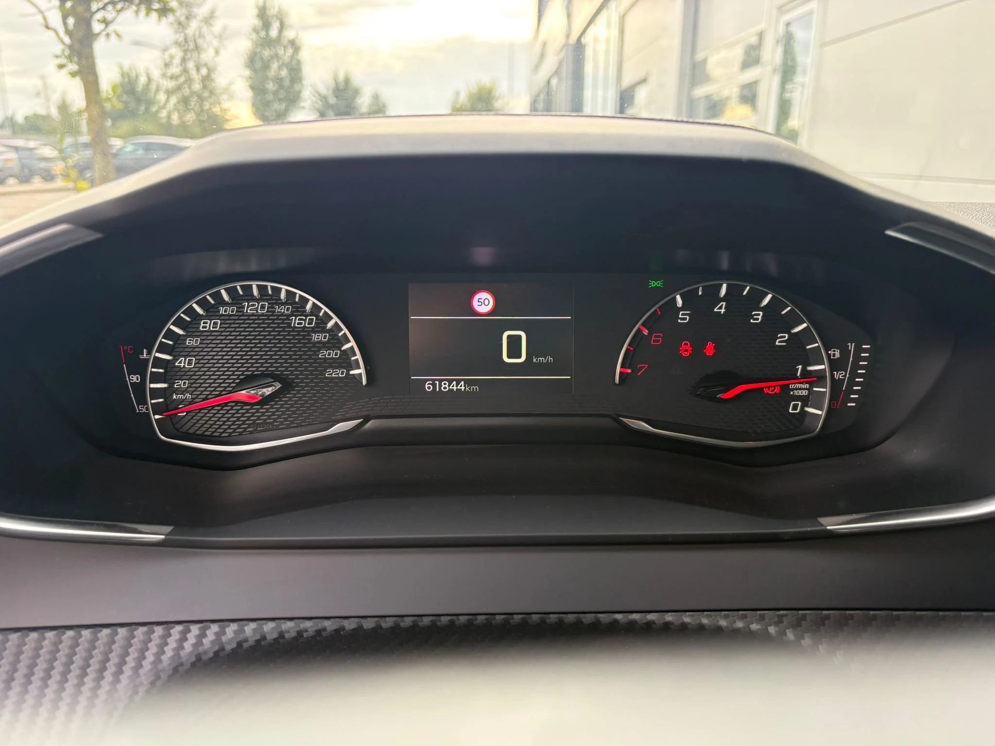 Peugeot-208-image-8