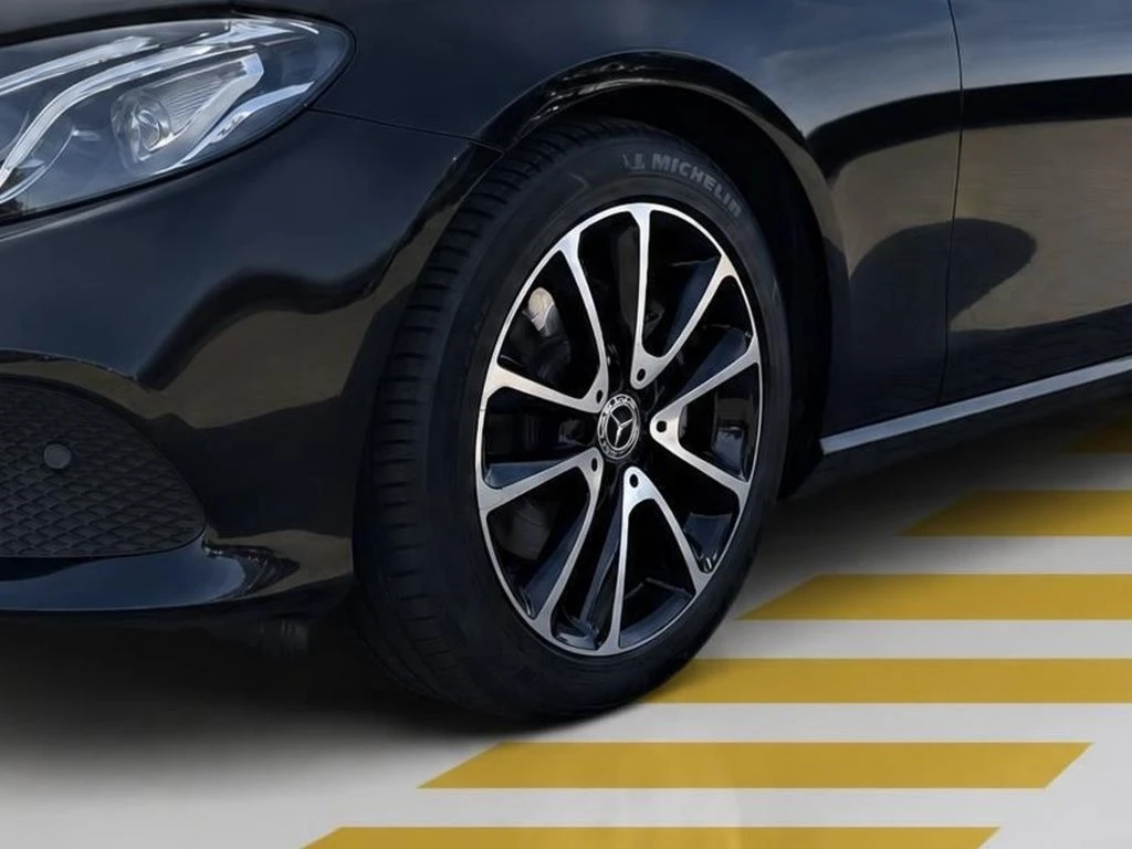 Mercedes-Benz-E-Klasse 220-image-4