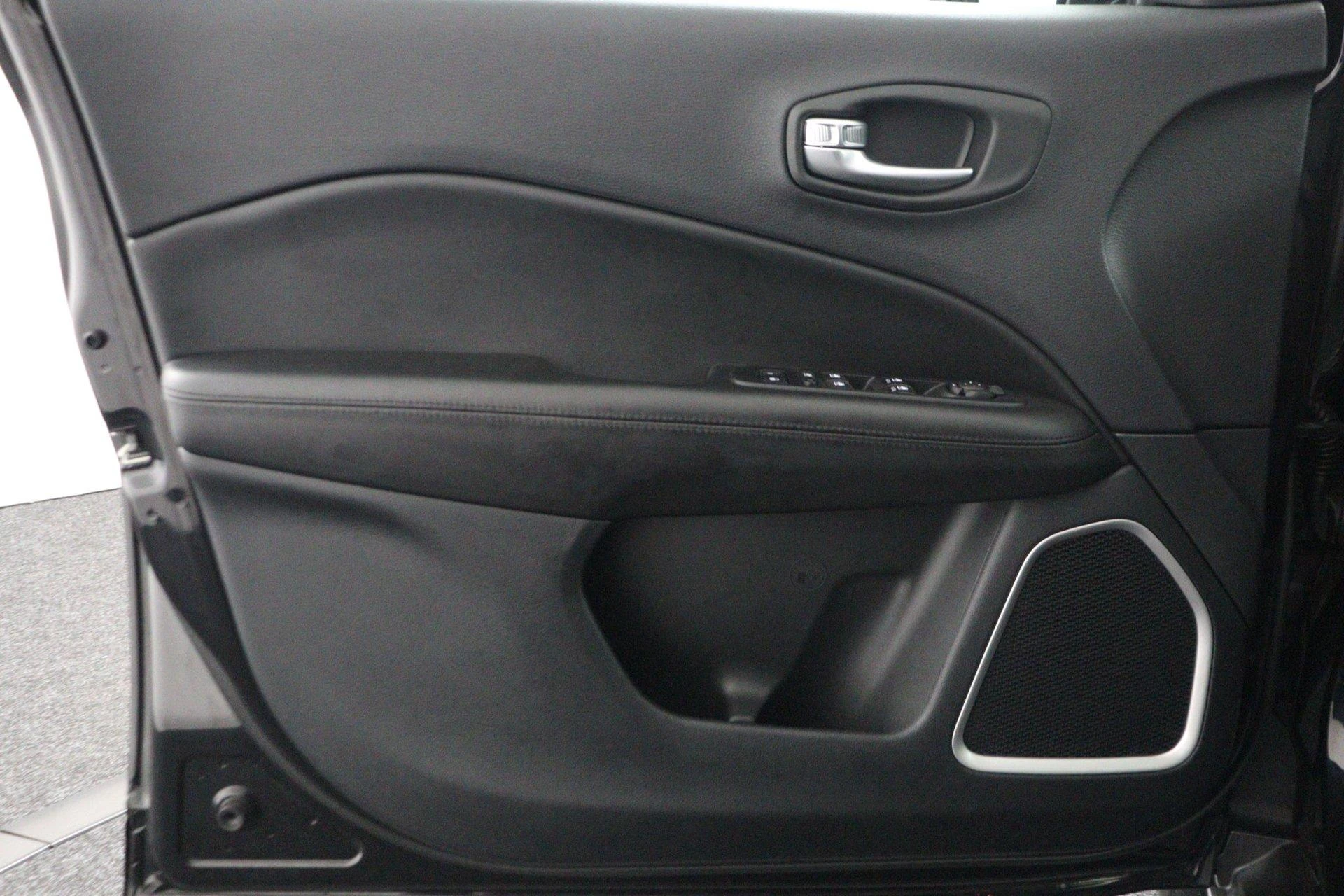 Jeep-Compass-image-25